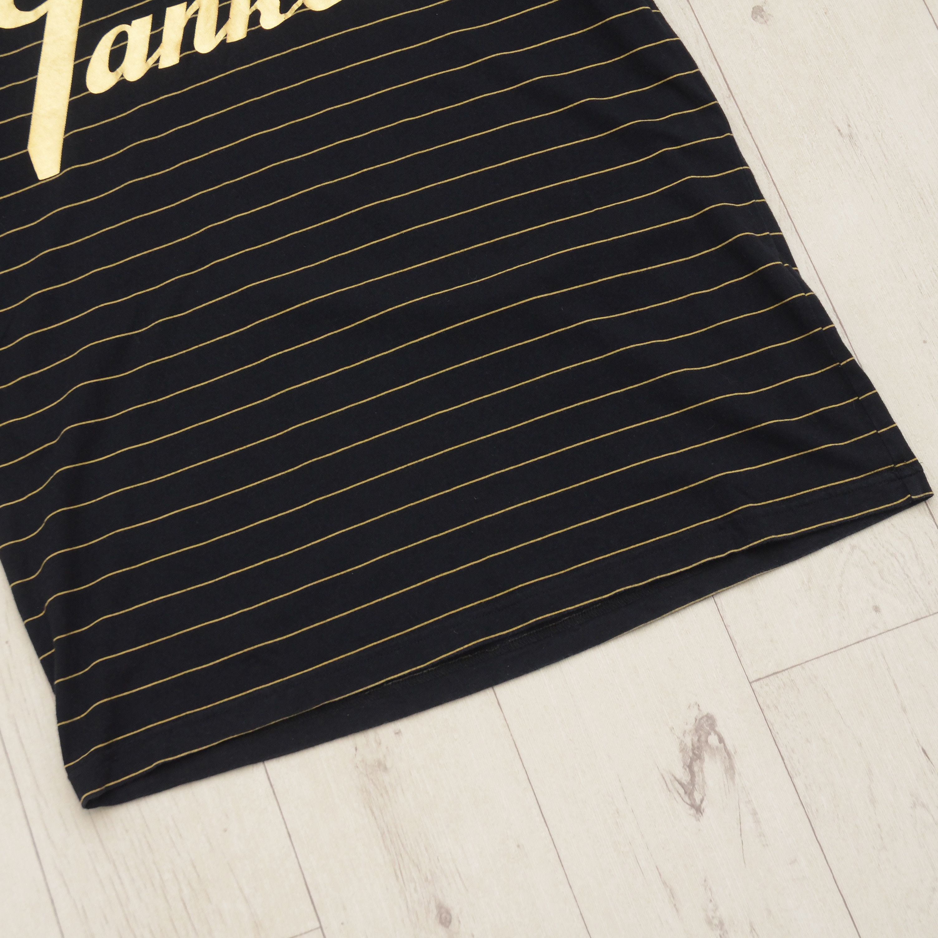 Majestic × New York Yankees × Vintage New York Yankees MAJESTIC T-Shirt Black Gold Tee Rare Sz L-M Size US L / EU 52-54 / 3 - 4 Thumbnail