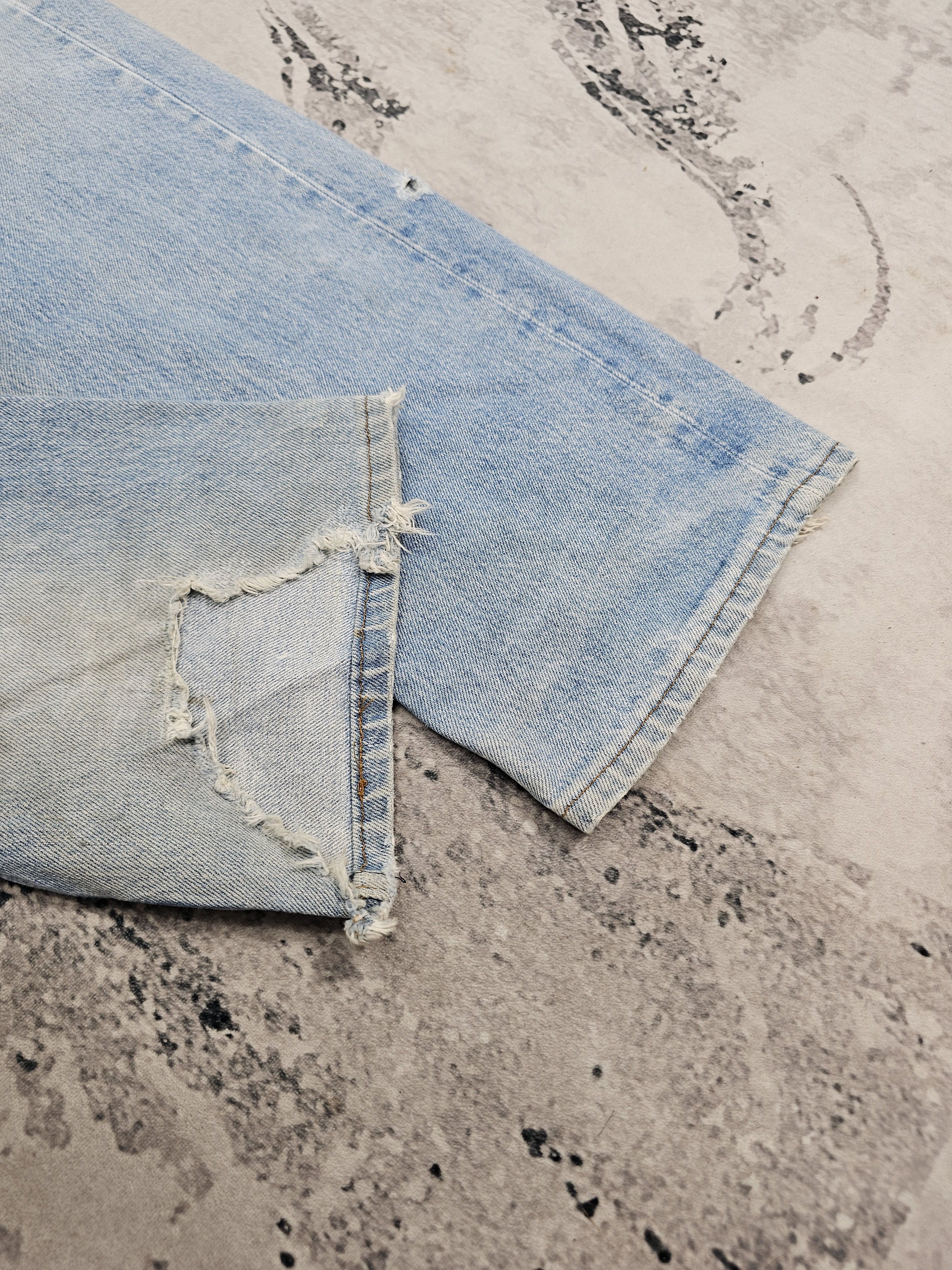 Levi's Vintage Clothing Vitg 90's LEVIS 501 Faded Made In Usa Ripped Jeans L0529 Size US 36 / EU 52 - 9 Thumbnail