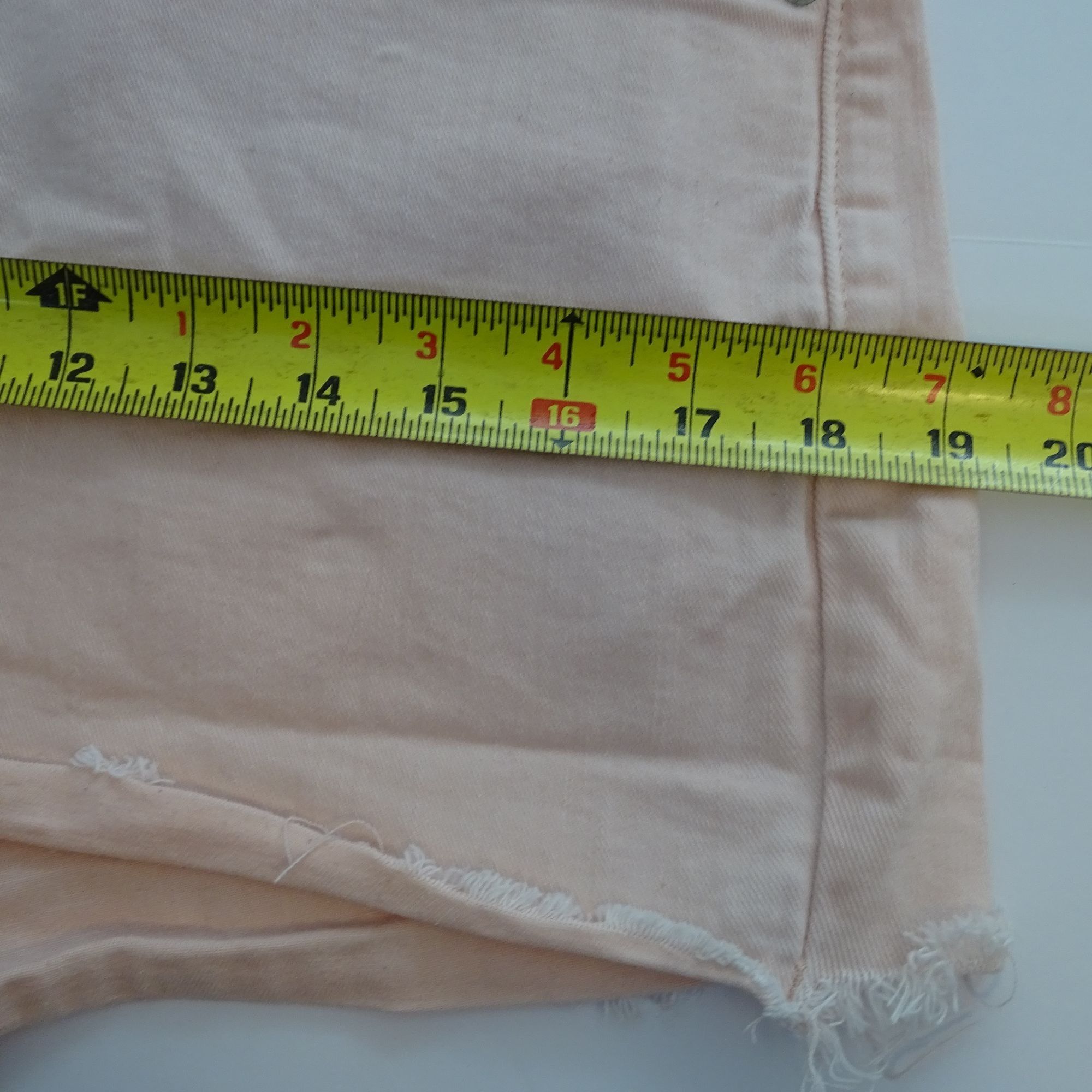 Old Navy Old Navy Cutoff Boyfriend Denim Shorts Women Size 8 Pink Size 30" / US 8 / IT 44 - 8 Thumbnail