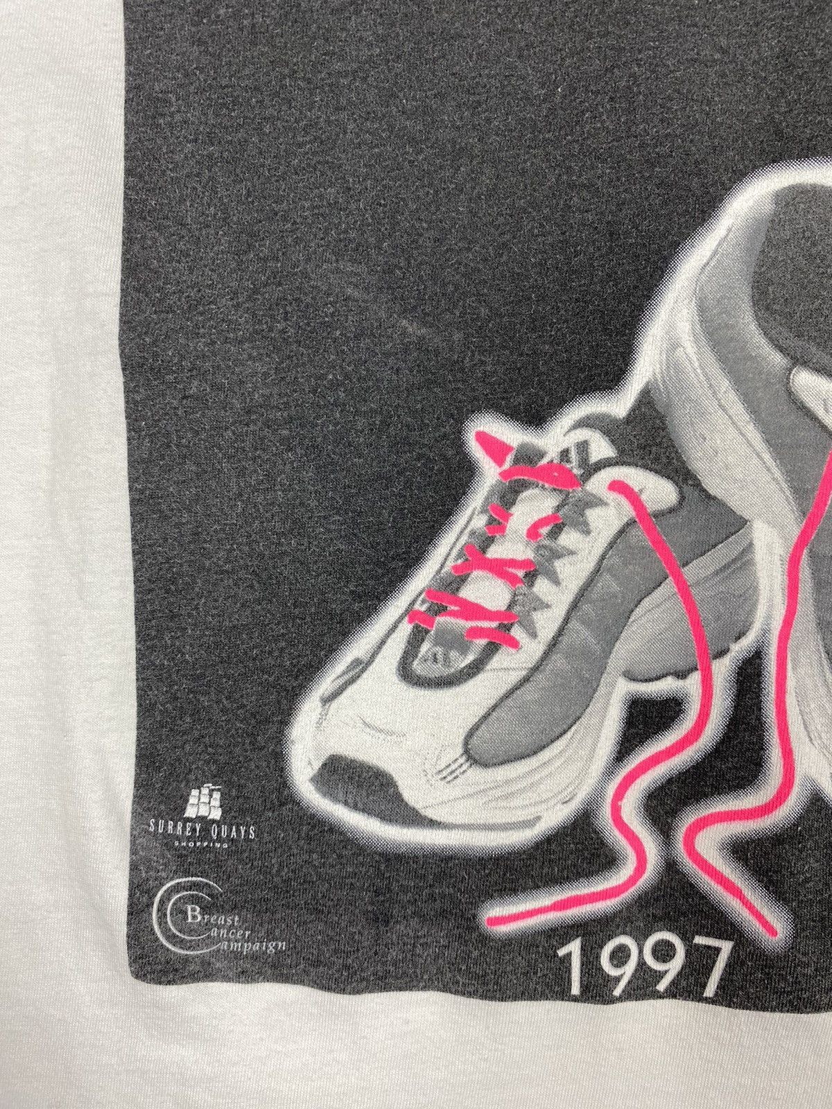 Adidas × Vintage Vintage Women’s London Run 10k Road Race By Adidas Tee 98s Size S / US 4 / IT 40 - 9 Thumbnail