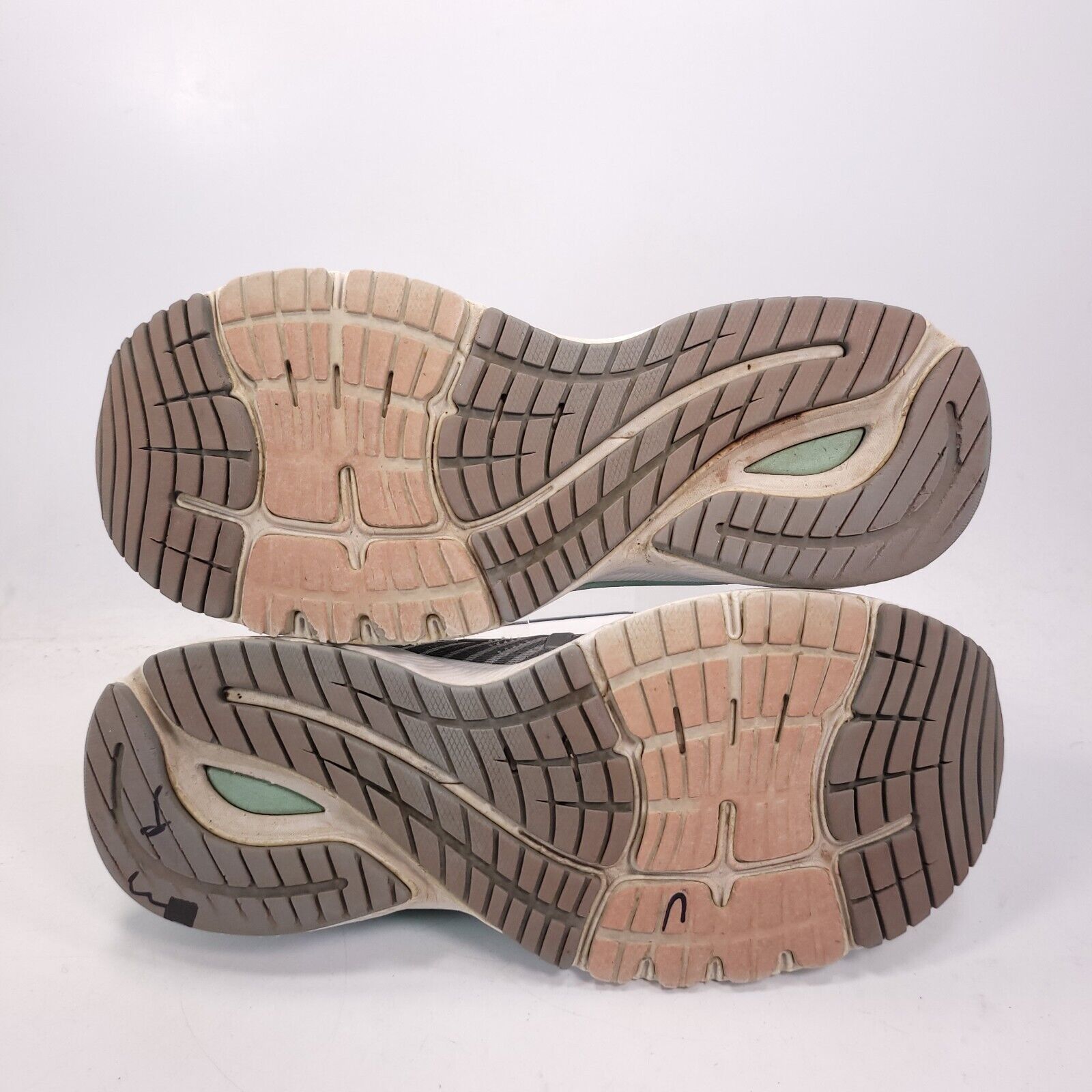 New Balance New Balance 860 Athletic Shoe Women Size 8.5 Gray Blue White Size US 8.5 / IT 38.5 - 7 Thumbnail