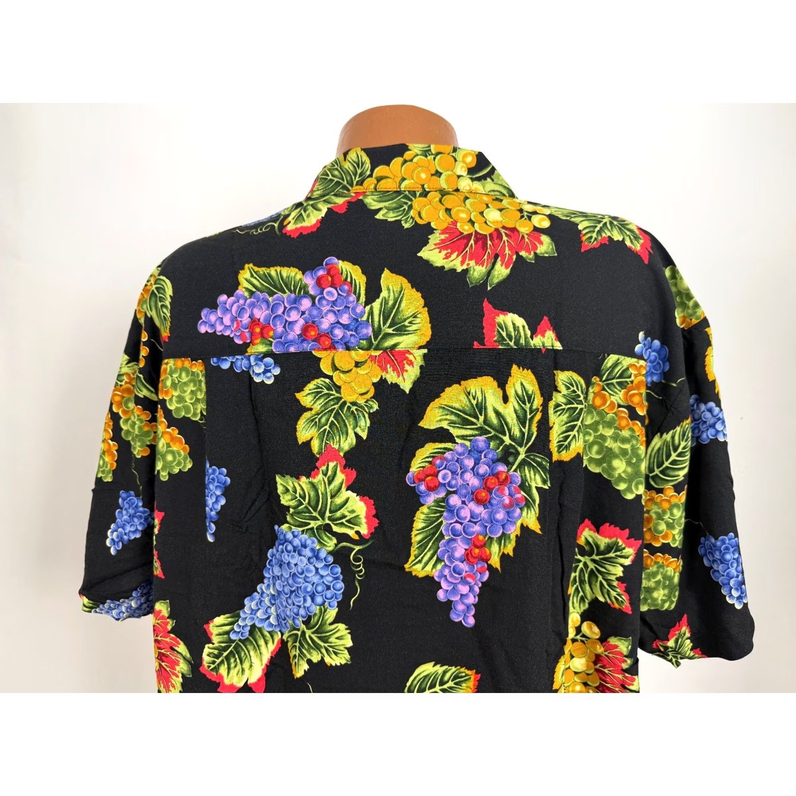 Paradise Found VINTAGE Paradise Found Shirt Men XXL Camp Collar Winery Rayon Paradise Found Black 2XL Hawaiian Tropical Outdoor Preppy Button-Up Collared Shirt Mens Size US XXL / EU 58 / 5 - 7 Thumbnail