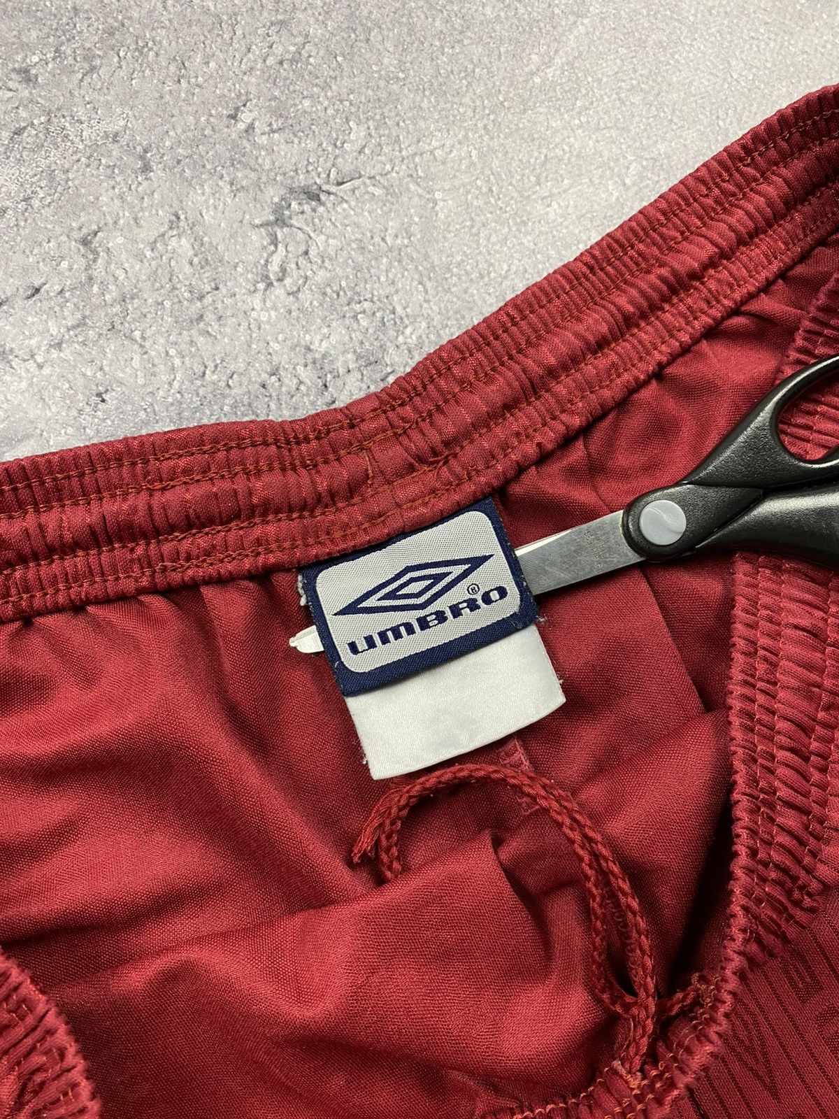 Umbro Vintage Umbro Monogram Soccer Red Shorts Rare Logo 90s Size US 38 / EU 54 - 7 Thumbnail