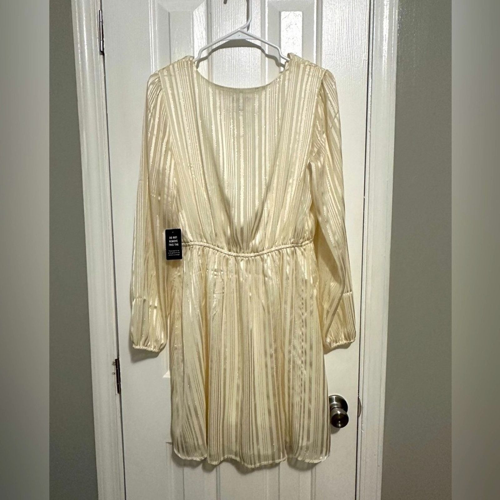Express New with Tags Express Ivory Sequin Long Sleeve Dress Size M / US 6-8 / IT 42-44 - 2 Thumbnail
