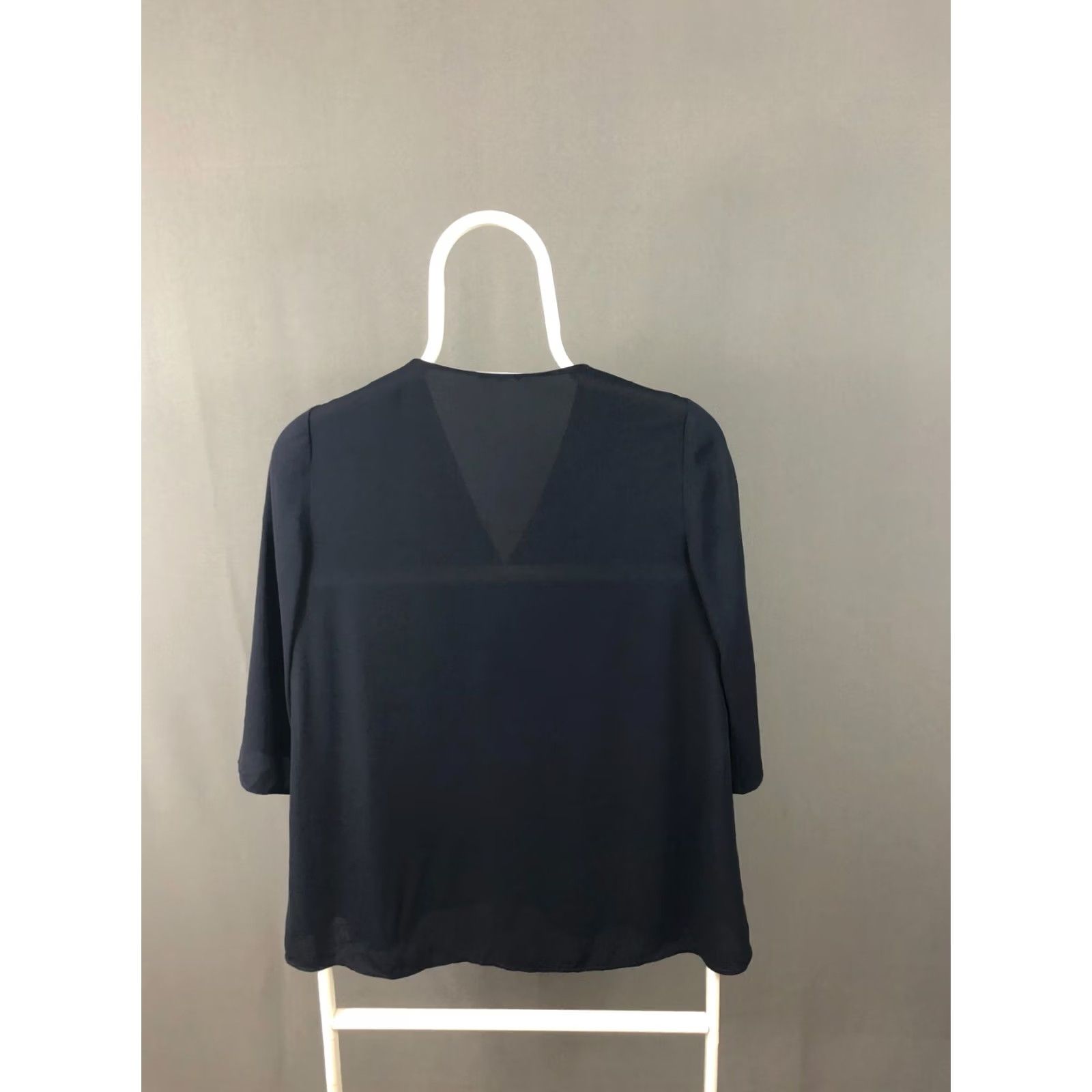 Vintage CLAUDIE PIERLOT Women's Blouse Size 36 Black Polyester 3/4 Sleeve V-Neck Pullover Bow Solid Casual Size XS / US 0-2 / IT 36-38 - 2 Thumbnail