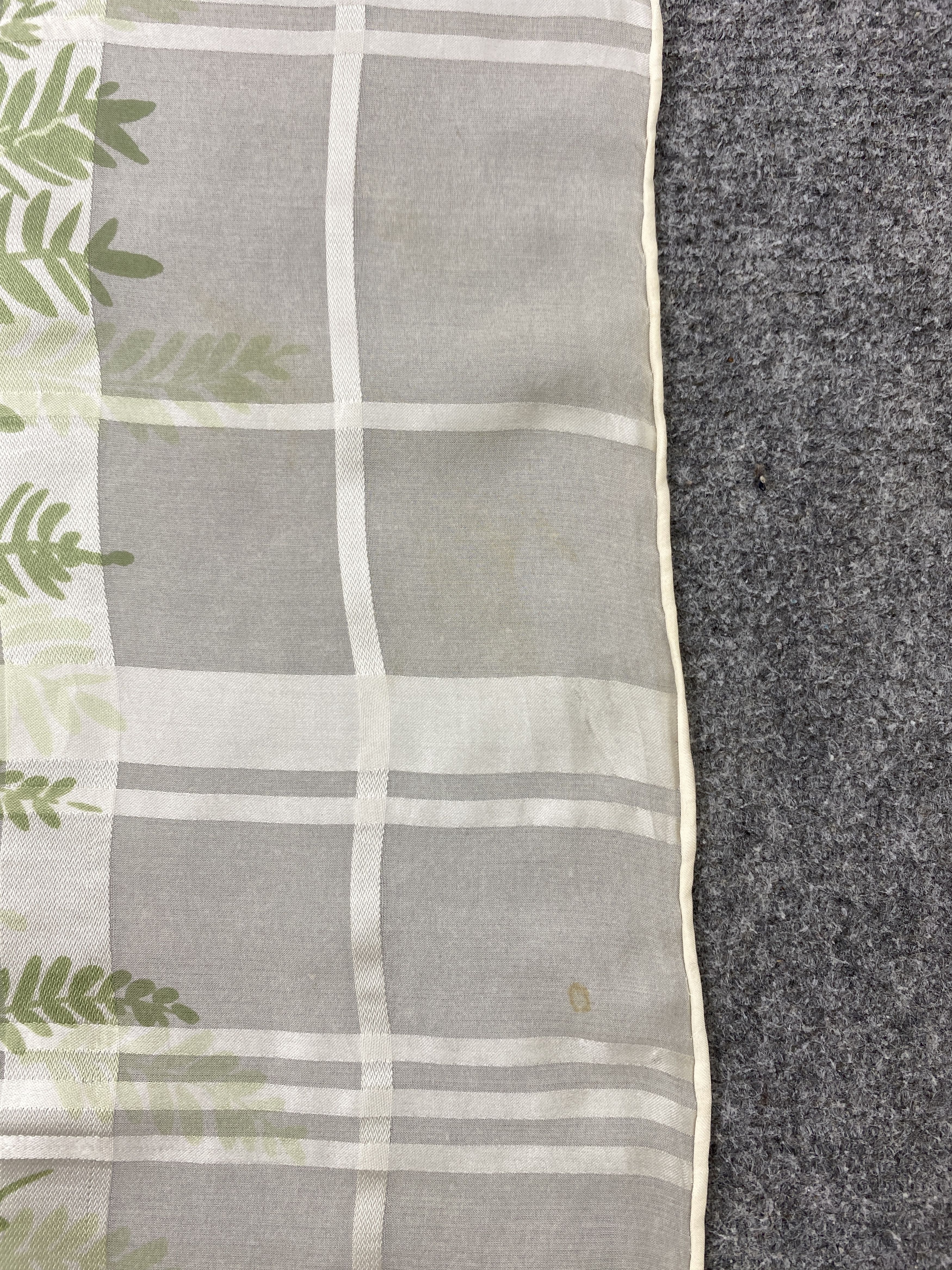 Japanese Brand Vintage Tokyo Parfum Floral Silk Scarf SN0146 Size ONE SIZE - 6 Thumbnail
