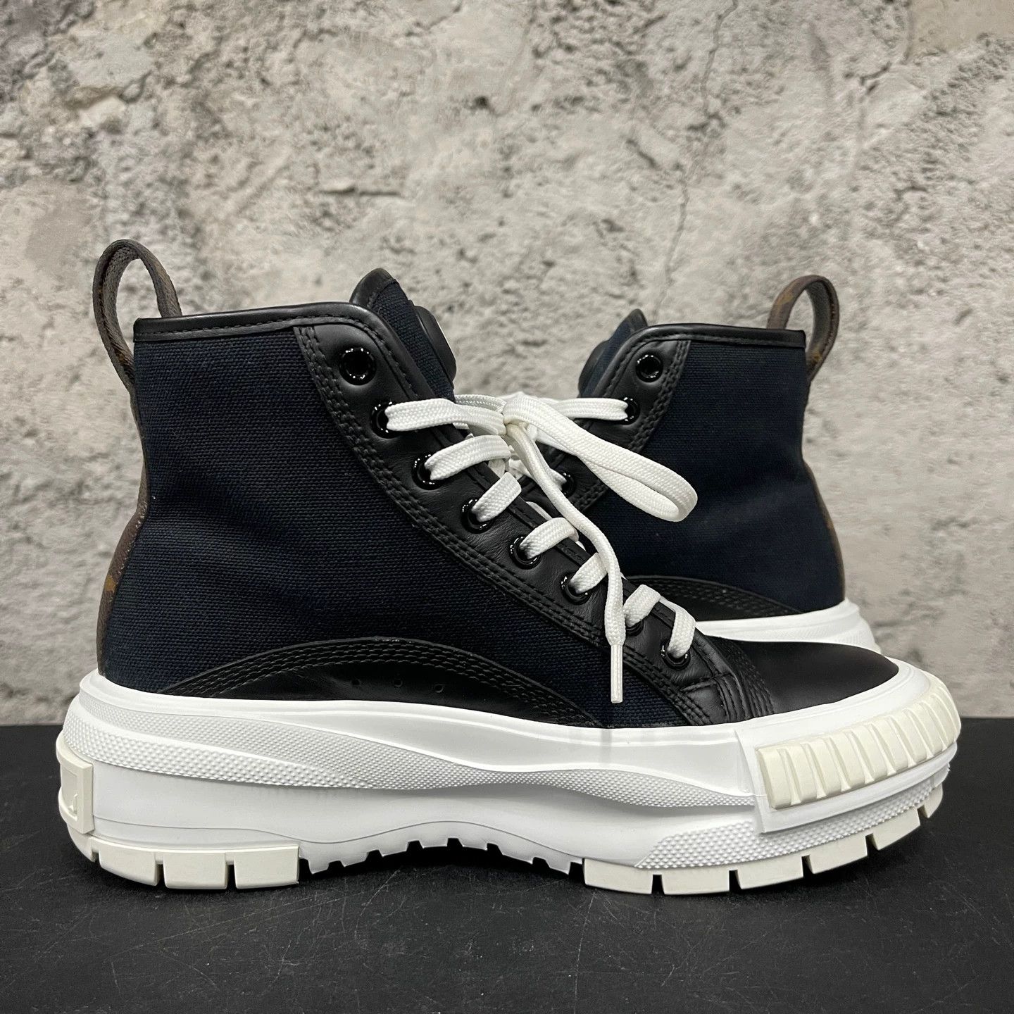 Louis Vuitton Louis Vuitton high top sneakers size 36 as shown Size US 5 / IT 35 - 4 Thumbnail