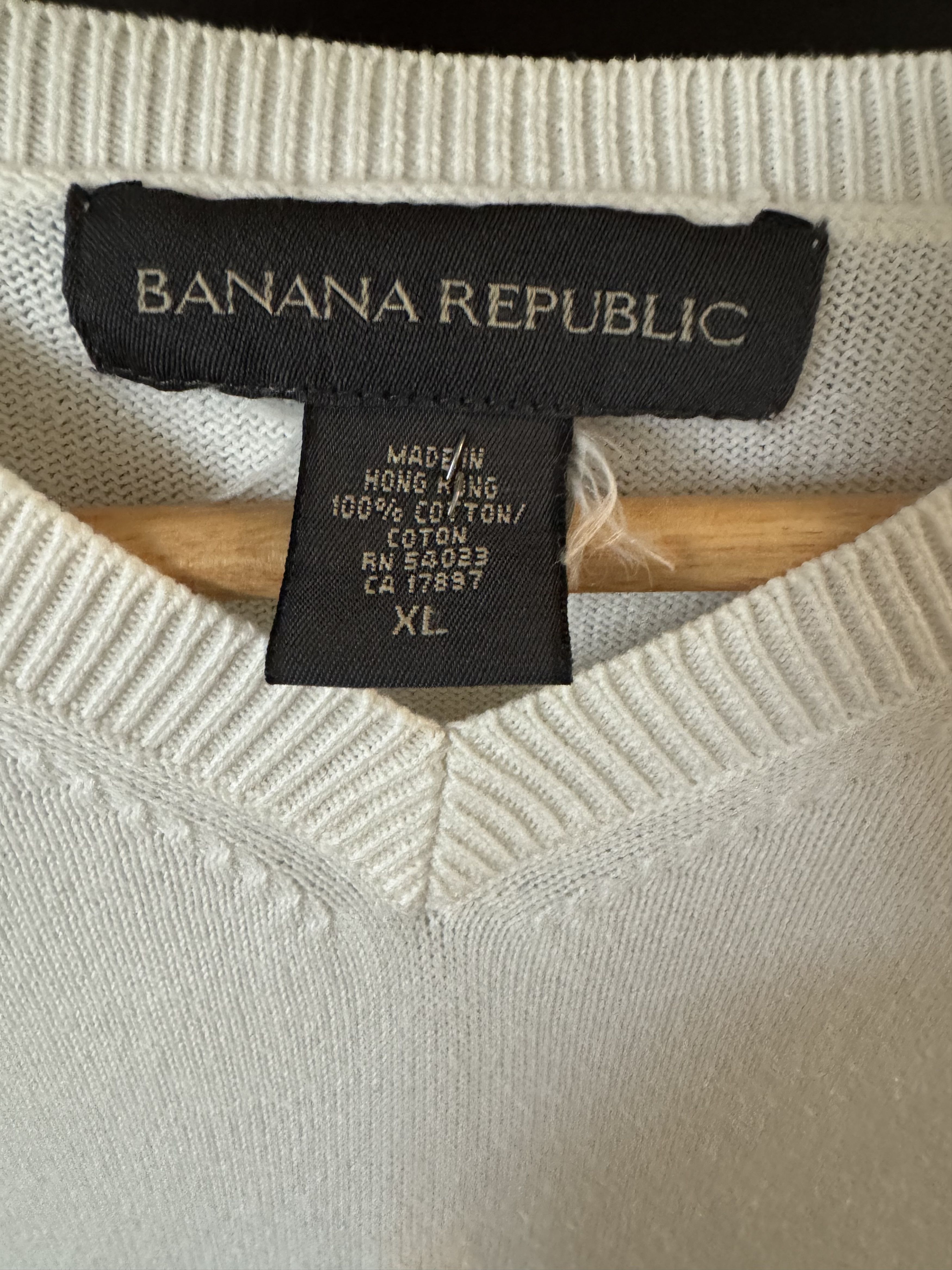 Banana Republic Banana Republic V-Neck Short Sleeve Sweater. Size US XL / EU 56 / 4 - 1 Thumbnail