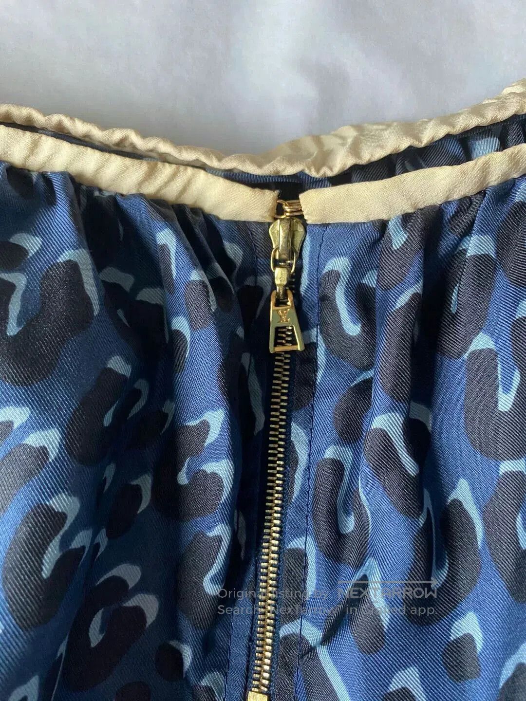 Louis Vuitton LV Silk Skirt. Size 33" - 5 Thumbnail