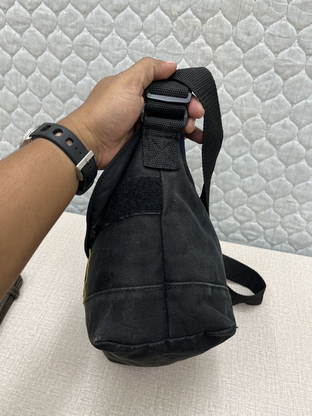 BEAMS GOTHAM CITY SLING BAG