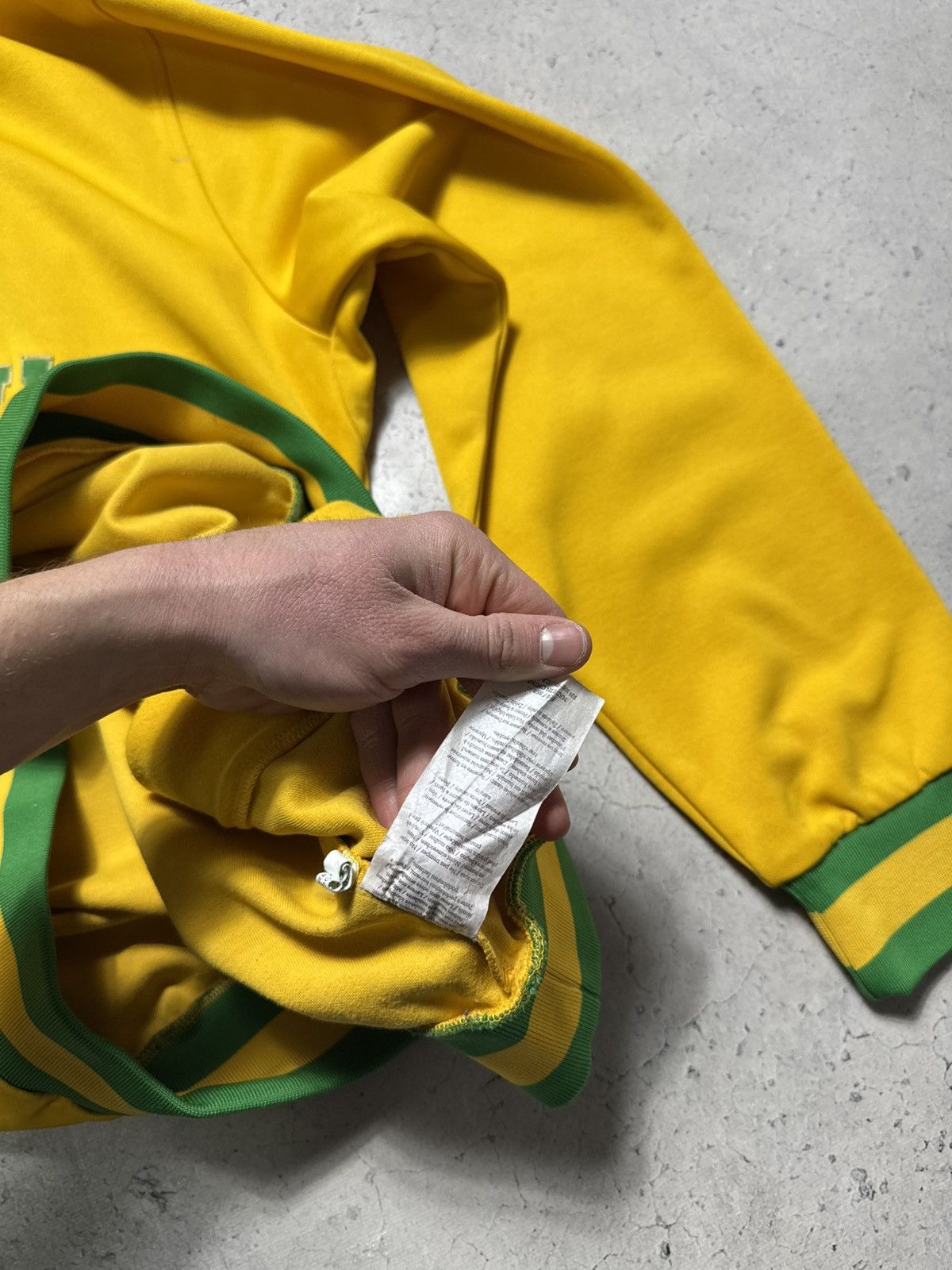 Umbro Umbro Brazil Team Football Sweatshirt Vintage Size XXL Size US XXL / EU 58 / 5 - 10 Thumbnail