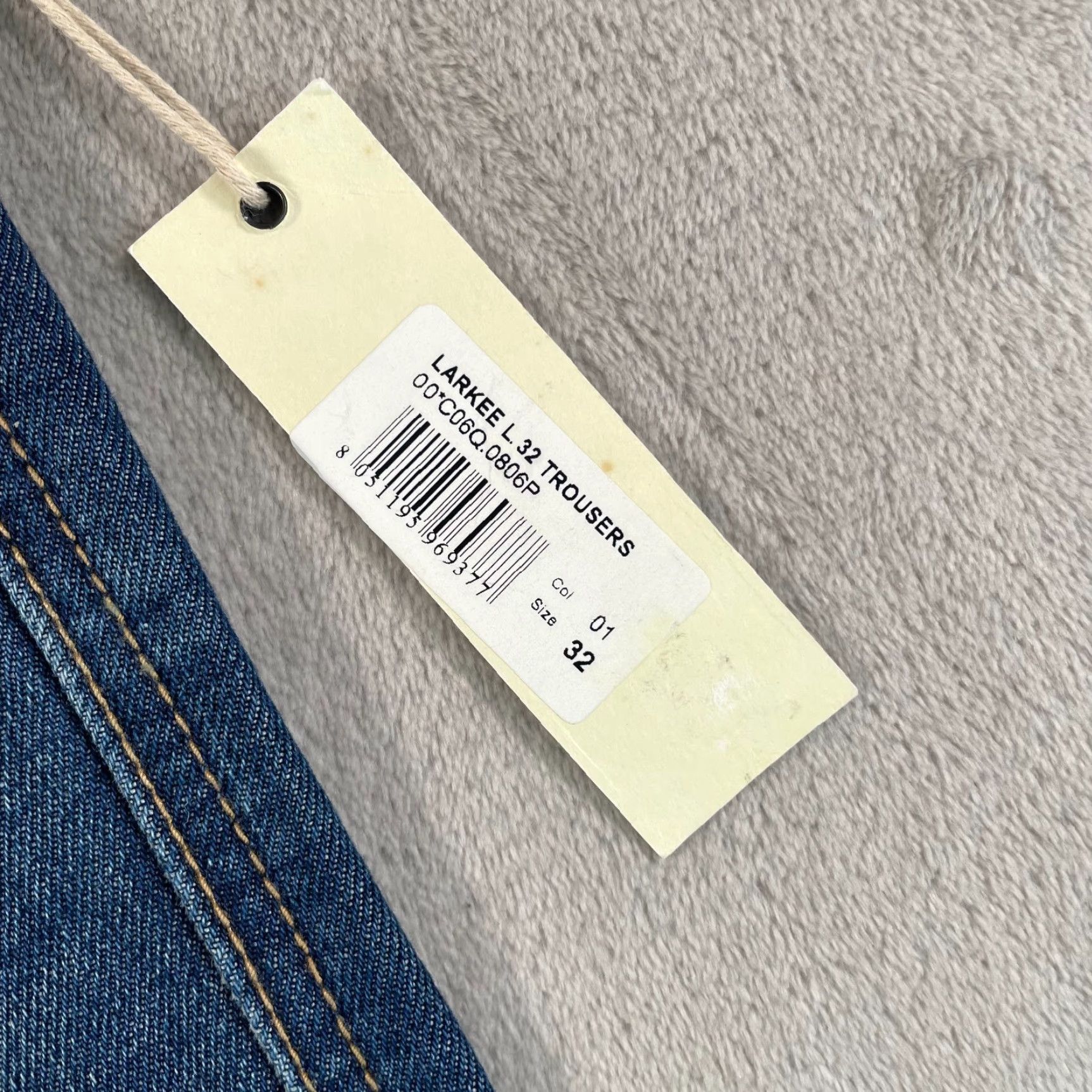 Diesel Diesel LARKEE Regular Straight Jeans Men 30x32 Blue 0806P Denim NWT Size US 30 / EU 46 - 6 Thumbnail