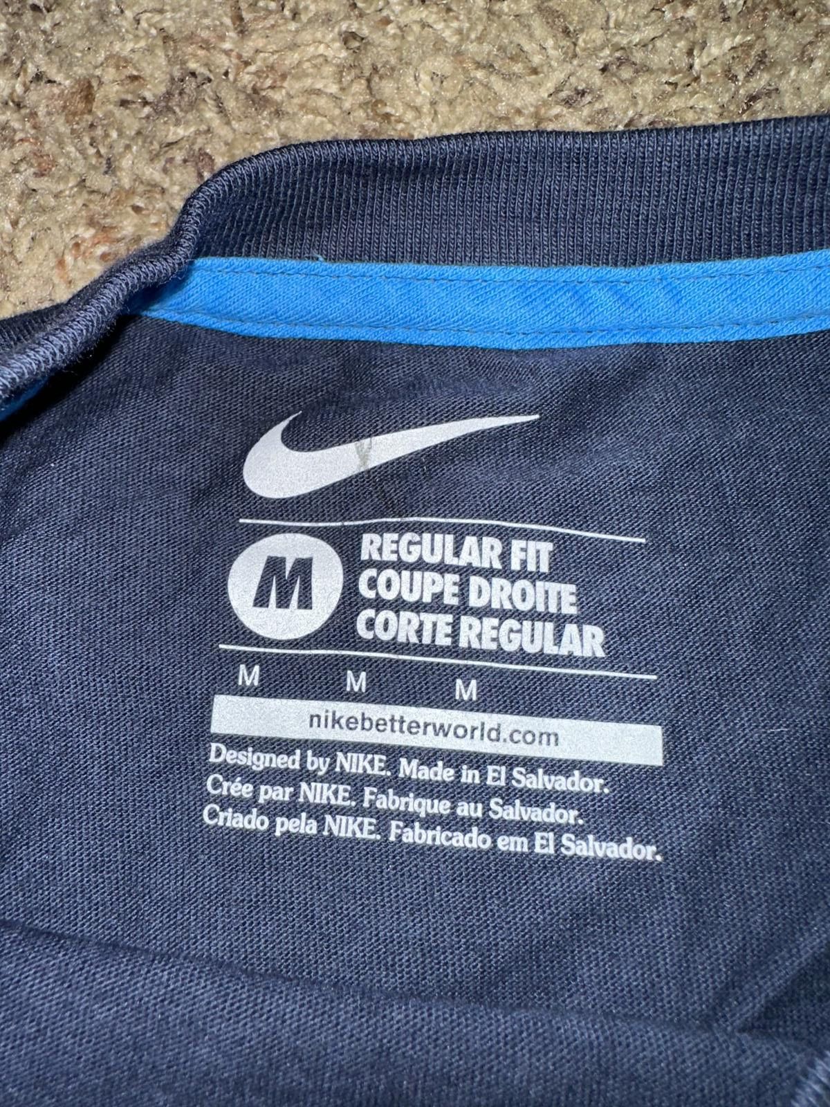 Nike Rare Vintage Nike Men’s Blue Earth Basketball Sphere T-Shirt Size US M / EU 48-50 / 2 - 2 Thumbnail