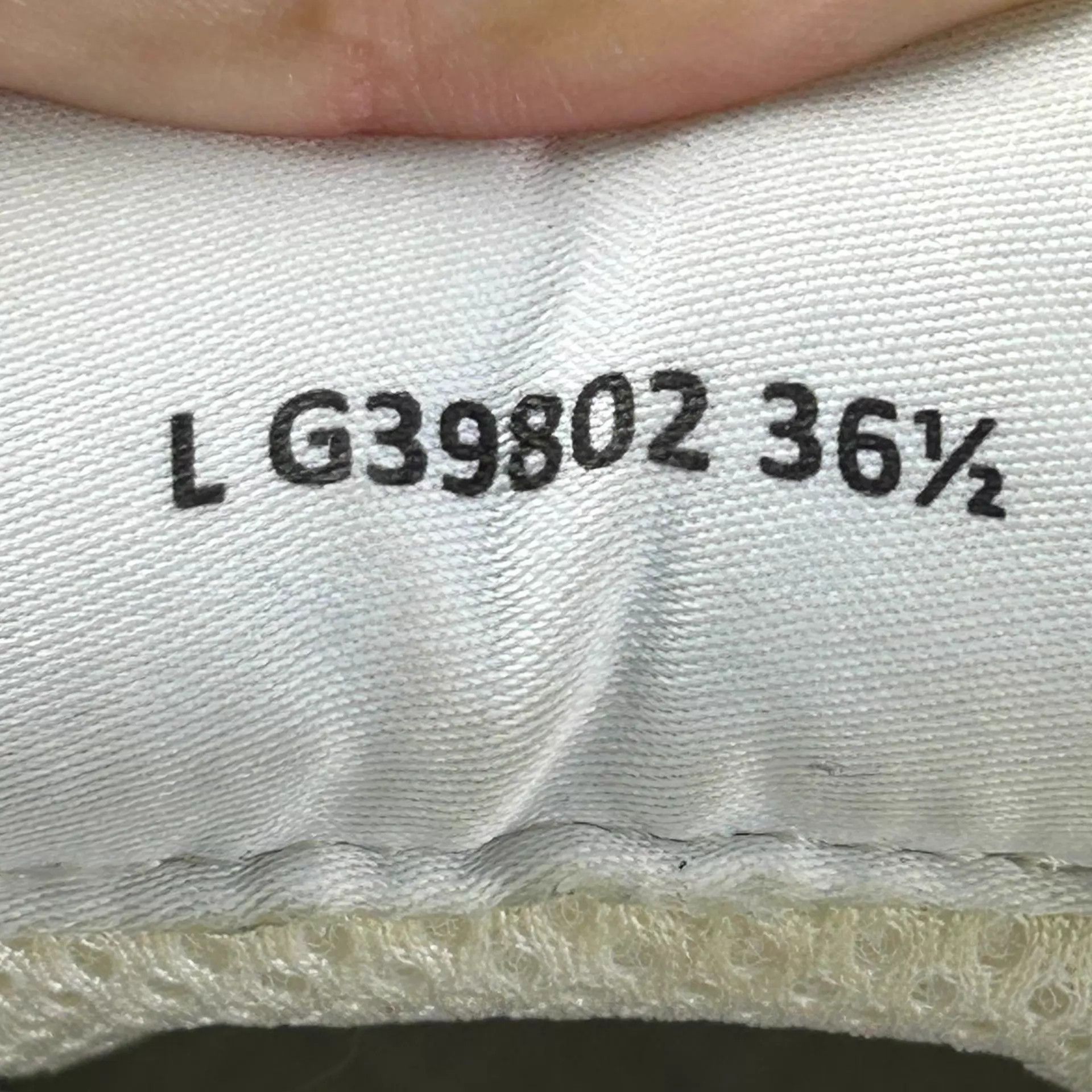 Chanel Chanel 23P sneakers EU36.5 lightly worn Size US 6 / IT 36 - 7 Thumbnail