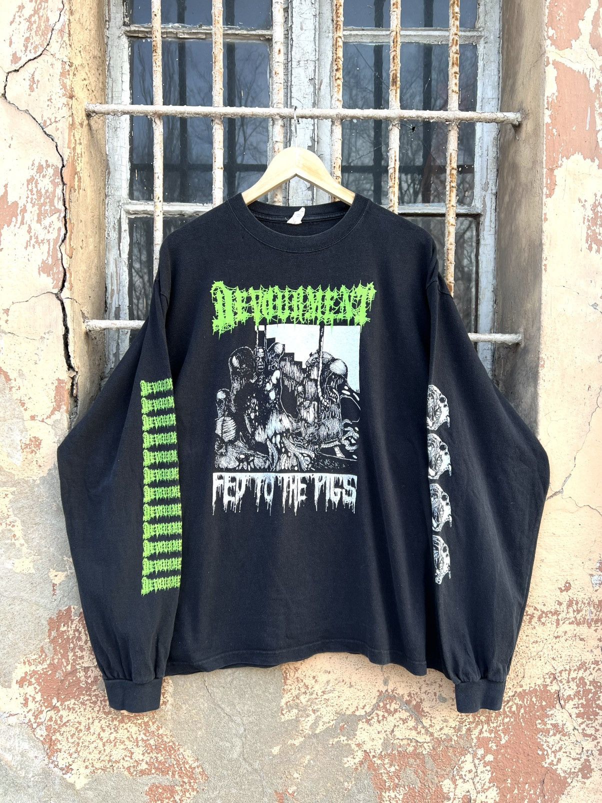 Band Tees VTG Devourment Fed To The Pigs Longsleeve Death Metal Shirt Size US XL / EU 56 / 4 - 1 Thumbnail