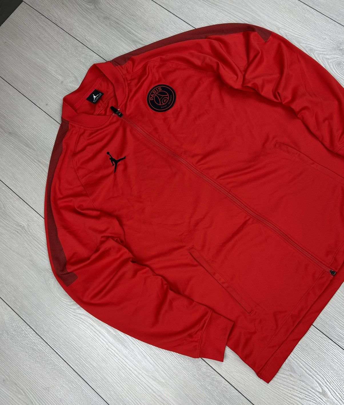 Jordan Brand Jordan Paris Saint Germain Long Sleeve Red bomber size M Size US M / EU 48-50 / 2 - 3 Thumbnail