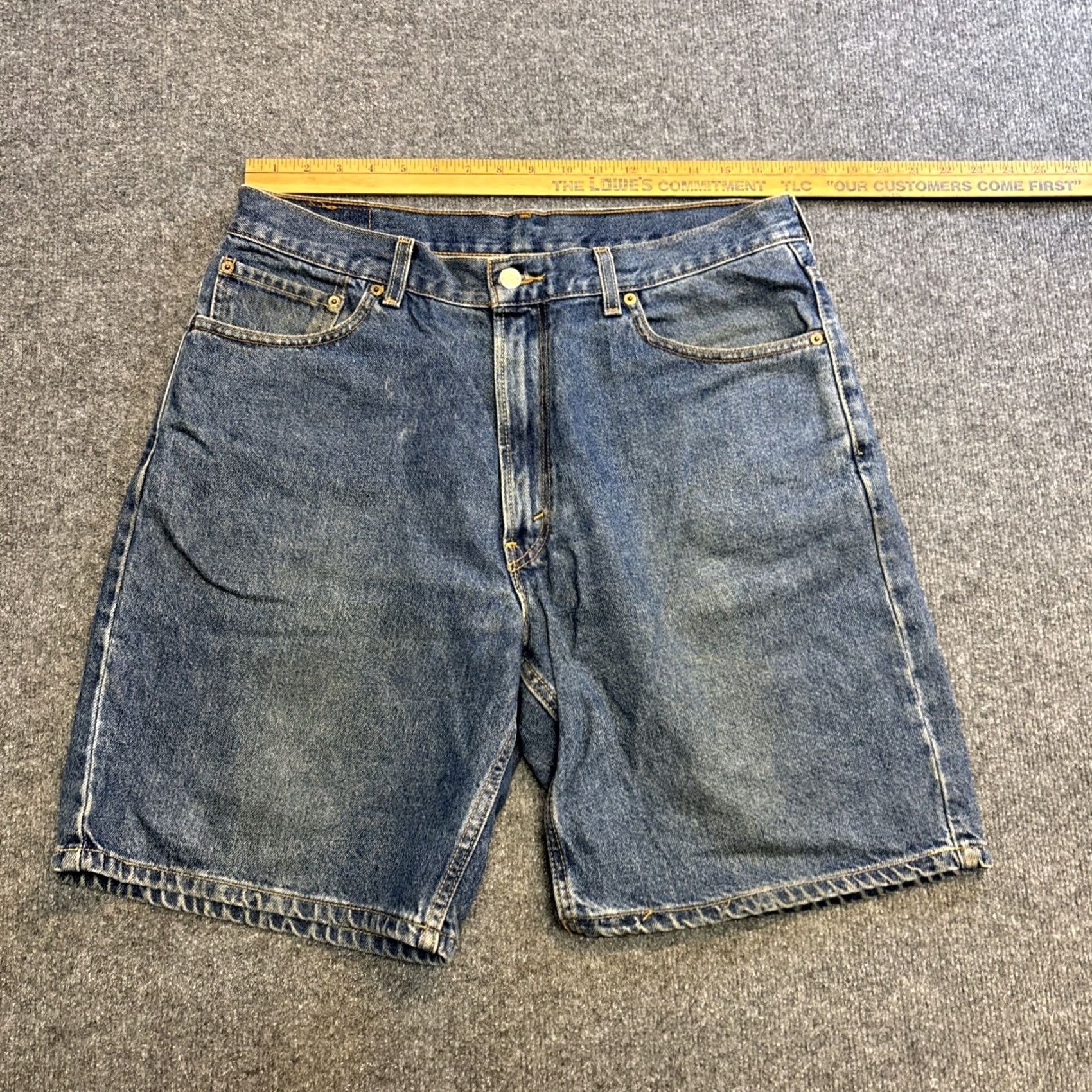 Levi's VINTAGE Levi's 550 Jean Shorts Mens 36 Relaxed Fit Blue Lightwash Denim Classic Shirt Size US 36 / EU 52 - 6 Thumbnail