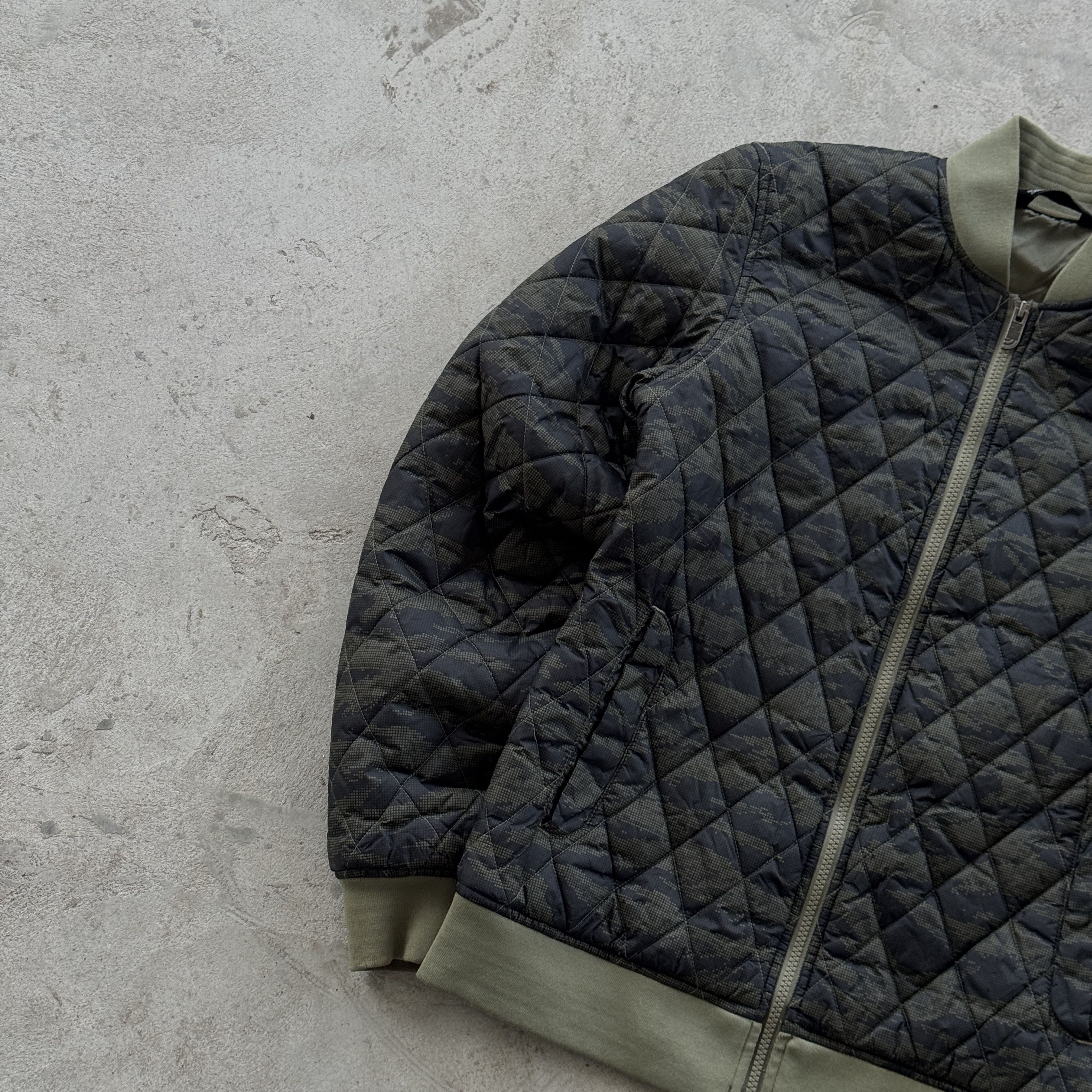 The North Face The North Face Quilted Digital Camo Bomber Jacket XS Size US XS / EU 42 / 0 - 4 Thumbnail