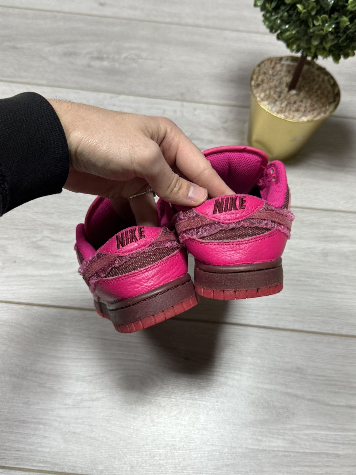 Nike Nike Dunk SB Low Valentine’s Day lace sneakers shoes Size US 5.5 / IT 35.5 - 7 Thumbnail
