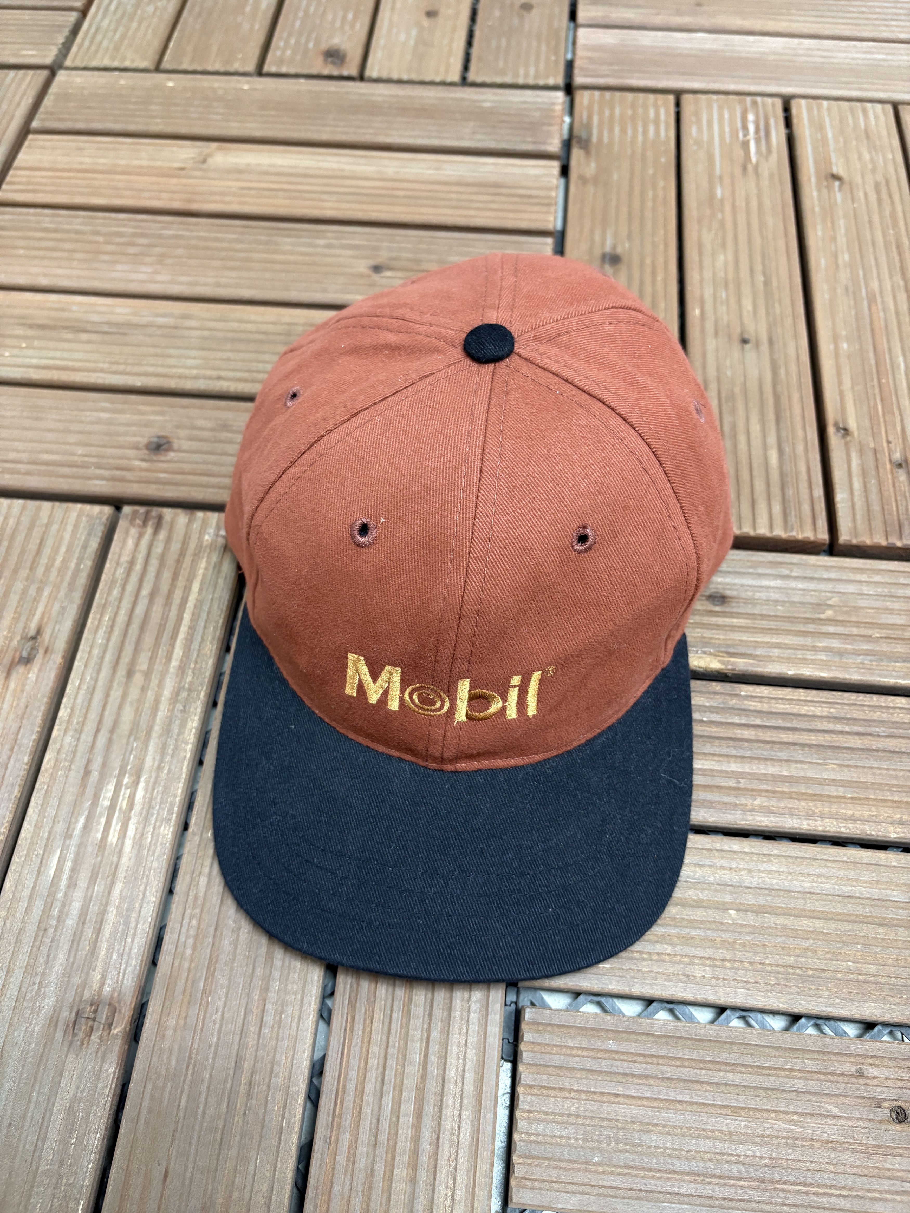 Vintage Mobil Embroidered Vintage Red Metal Clasp Hat Cap Size ONE SIZE - 1 Thumbnail