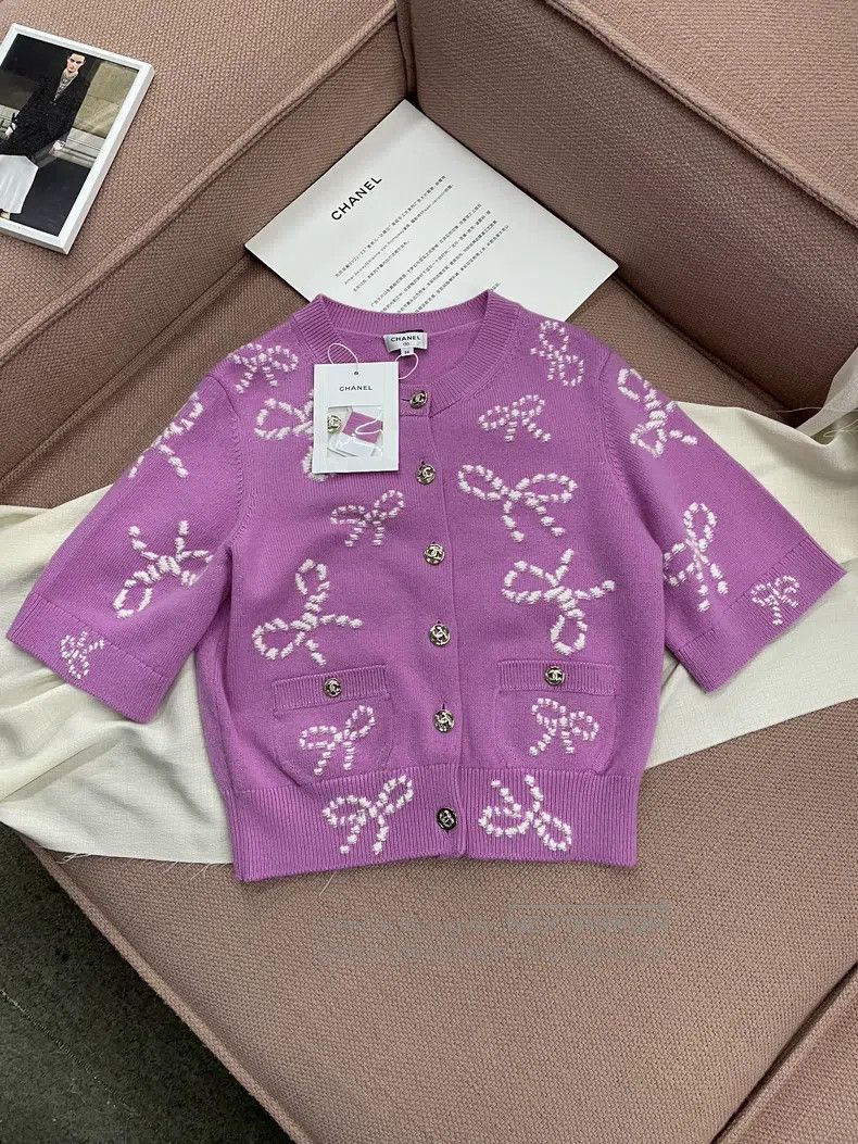 Chanel Chanel 24p pink bow short sleeves Size XS / US 0-2 / IT 36-38 - 1 Thumbnail