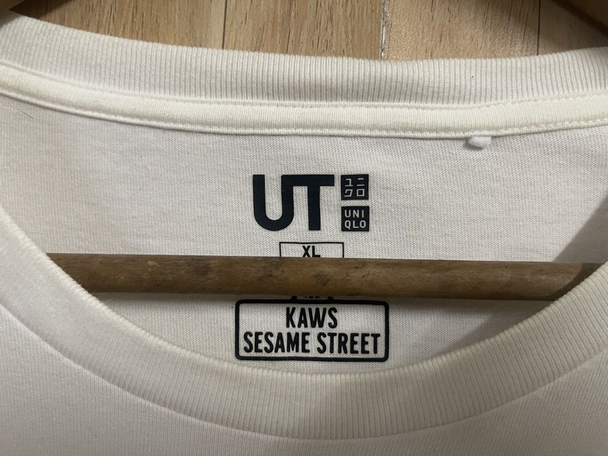 Kaws × Uniqlo Vintage Kaws x Uniqlo x Sesame Street T shirt XL Rare Size US XL / EU 56 / 4 - 3 Thumbnail