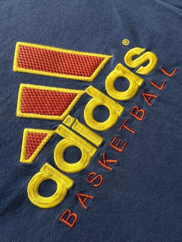 Adidas OG Adidas Basketball Sz L Big Logo T-Shirt Vintage 90s Rare Size US L / EU 52-54 / 3 - 6 Thumbnail
