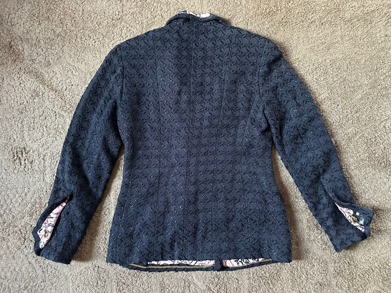 Chanel Authentic Chanel Runway Spring Summer 1993 Jacket Size XS / US 0-2 / IT 36-38 - 2 Thumbnail