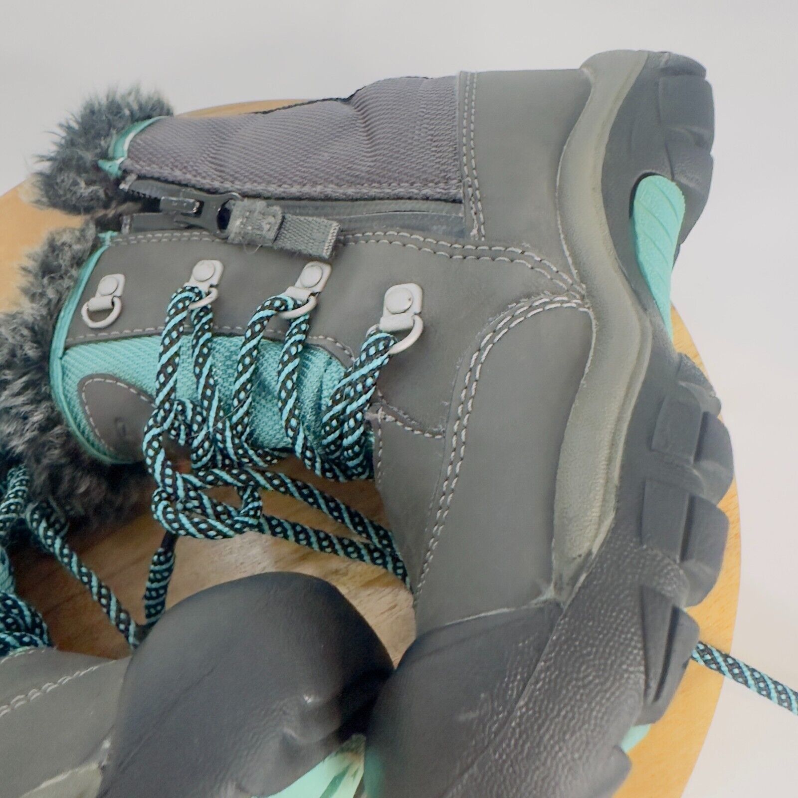 KEEN Keen Boots Size 11 Youth Winter Faux Fur Lined Speed Lace Size US 11 / IT 41 - 12 Thumbnail