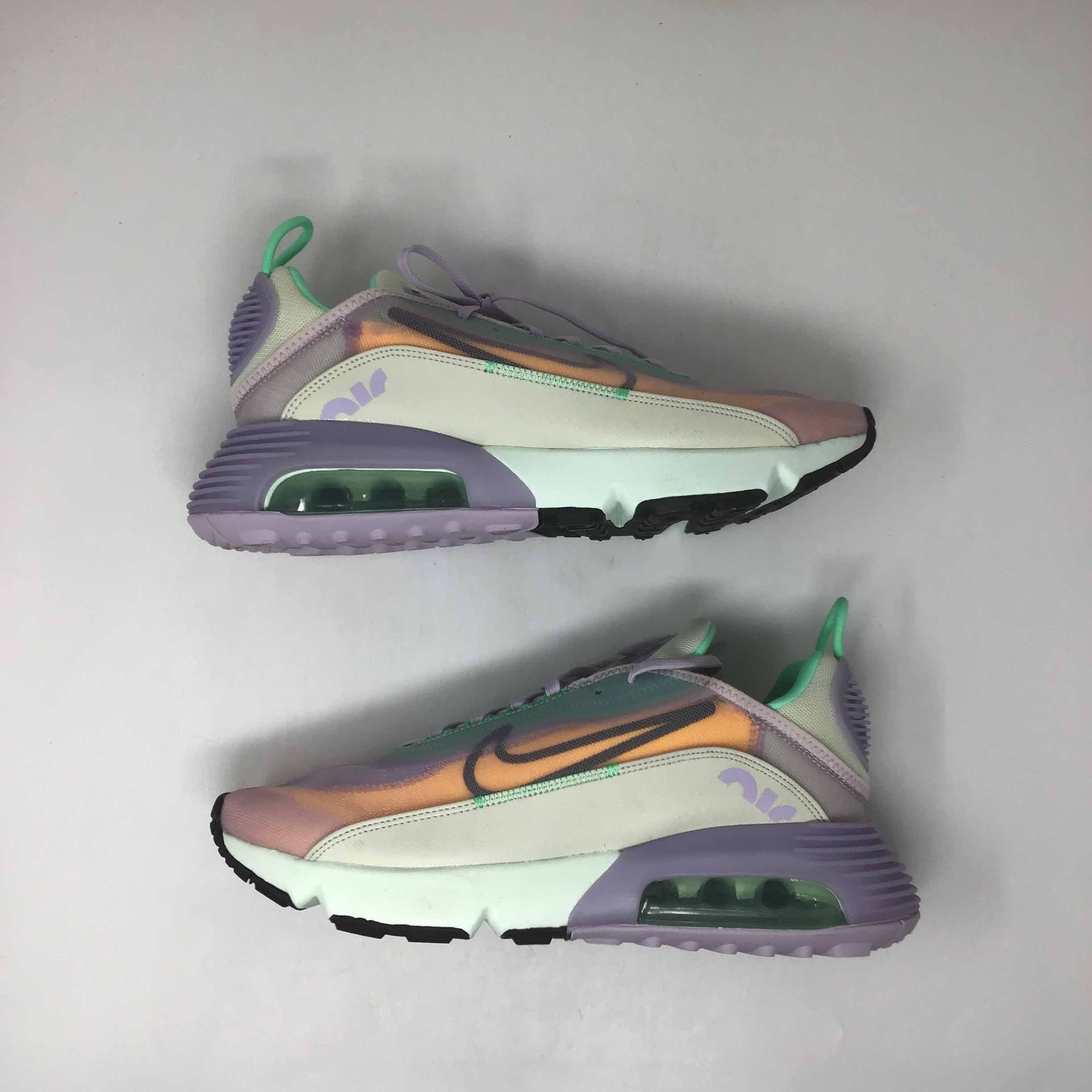 Wmns Air Max 2090 Easter