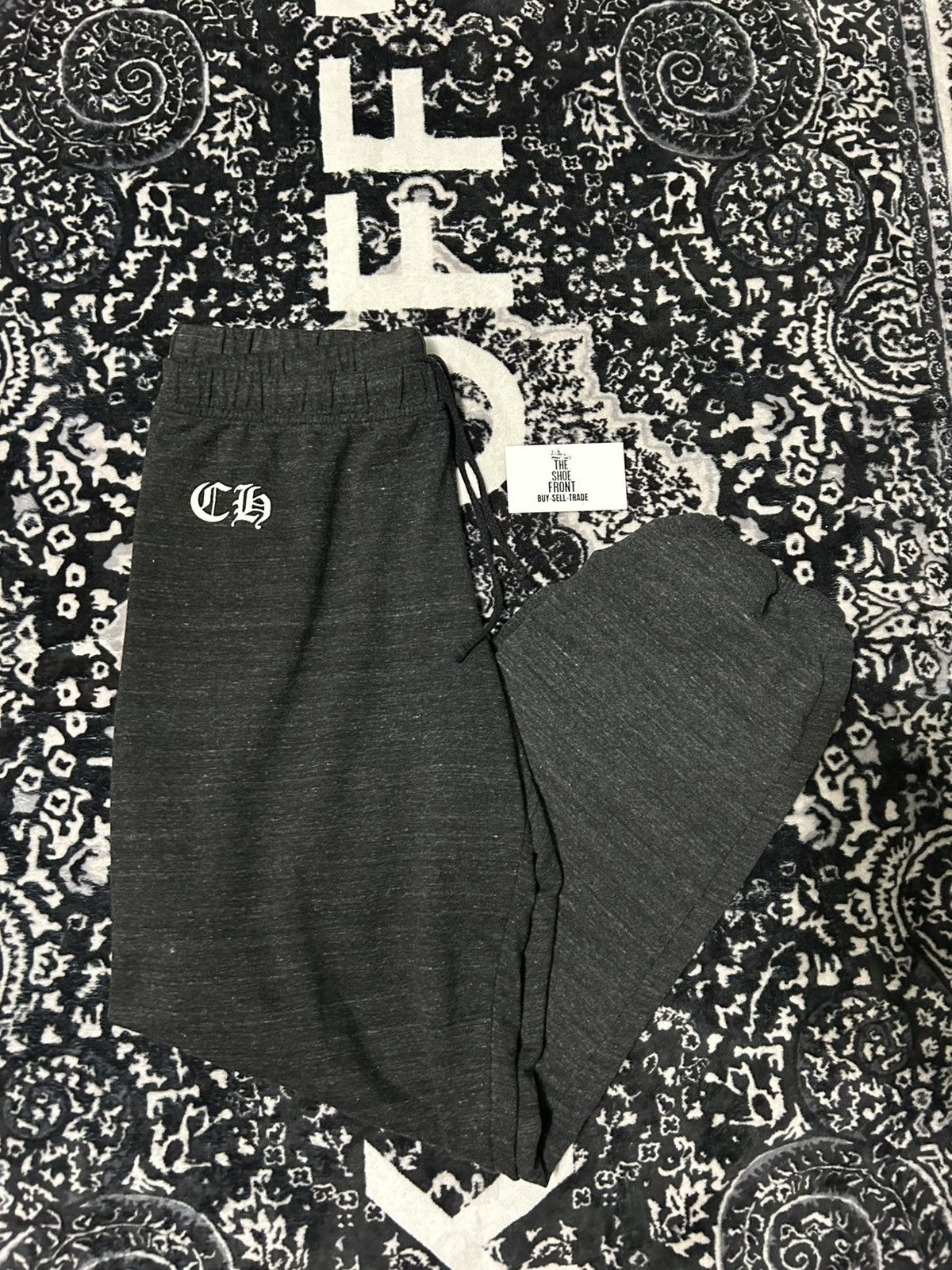 Chrome Hearts Chrome Hearts Vineyard Dagger sweats size M Size US 34 / EU 50 - 3 Thumbnail