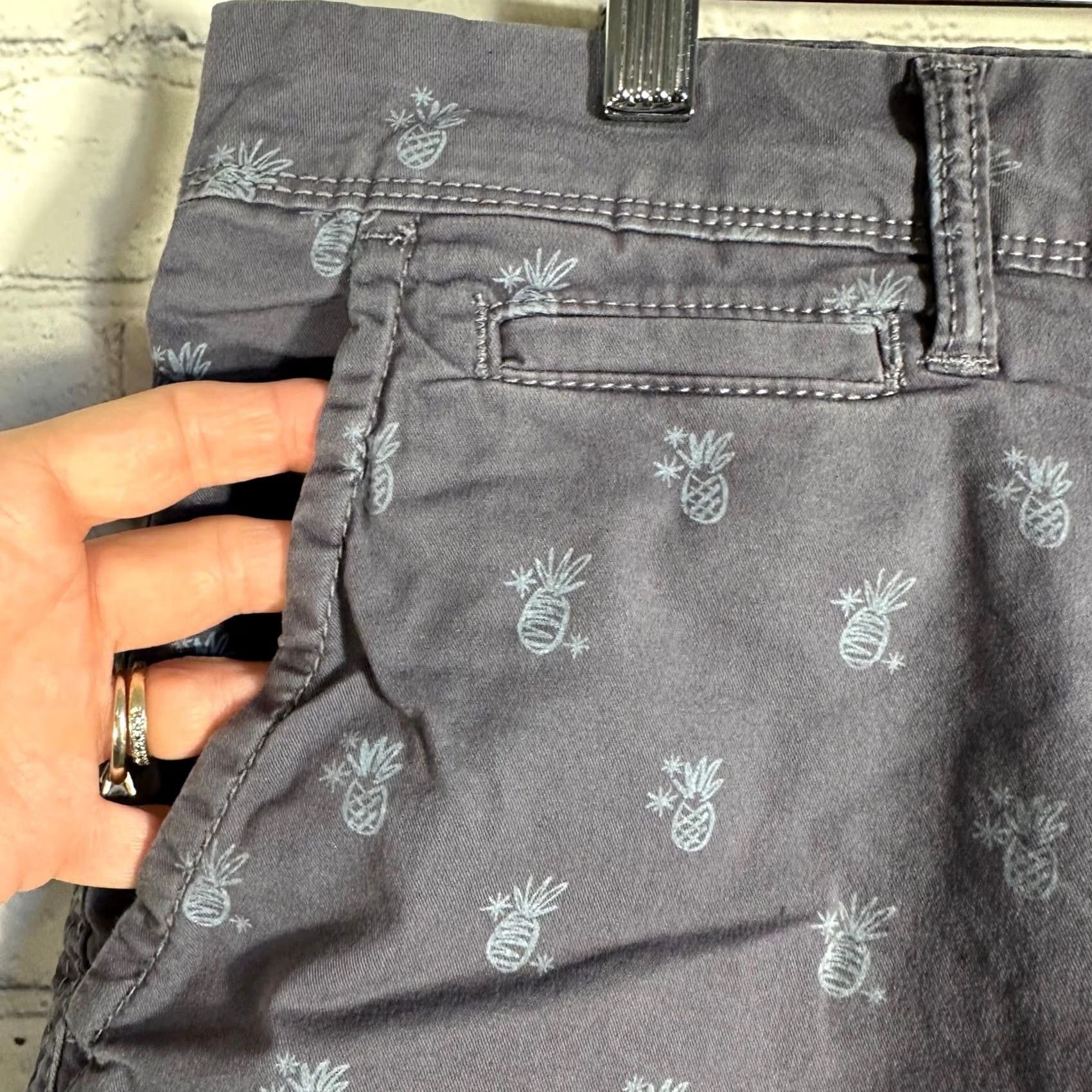 American Eagle Outfitters American Eagle Mens Ne(x)t Level Flex Pineapple Chino Shorts Gray Purple 36 8in Inseam 5-Pocket Floral Classic Casual Travel Summer Men Stocks Mens Size US 36 / EU 52 - 2 Thumbnail