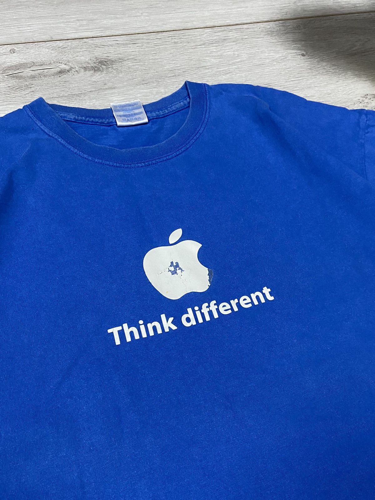 Apple Apple Think Different vintage big logo t-shirt Size US L / EU 52-54 / 3 - 4 Thumbnail