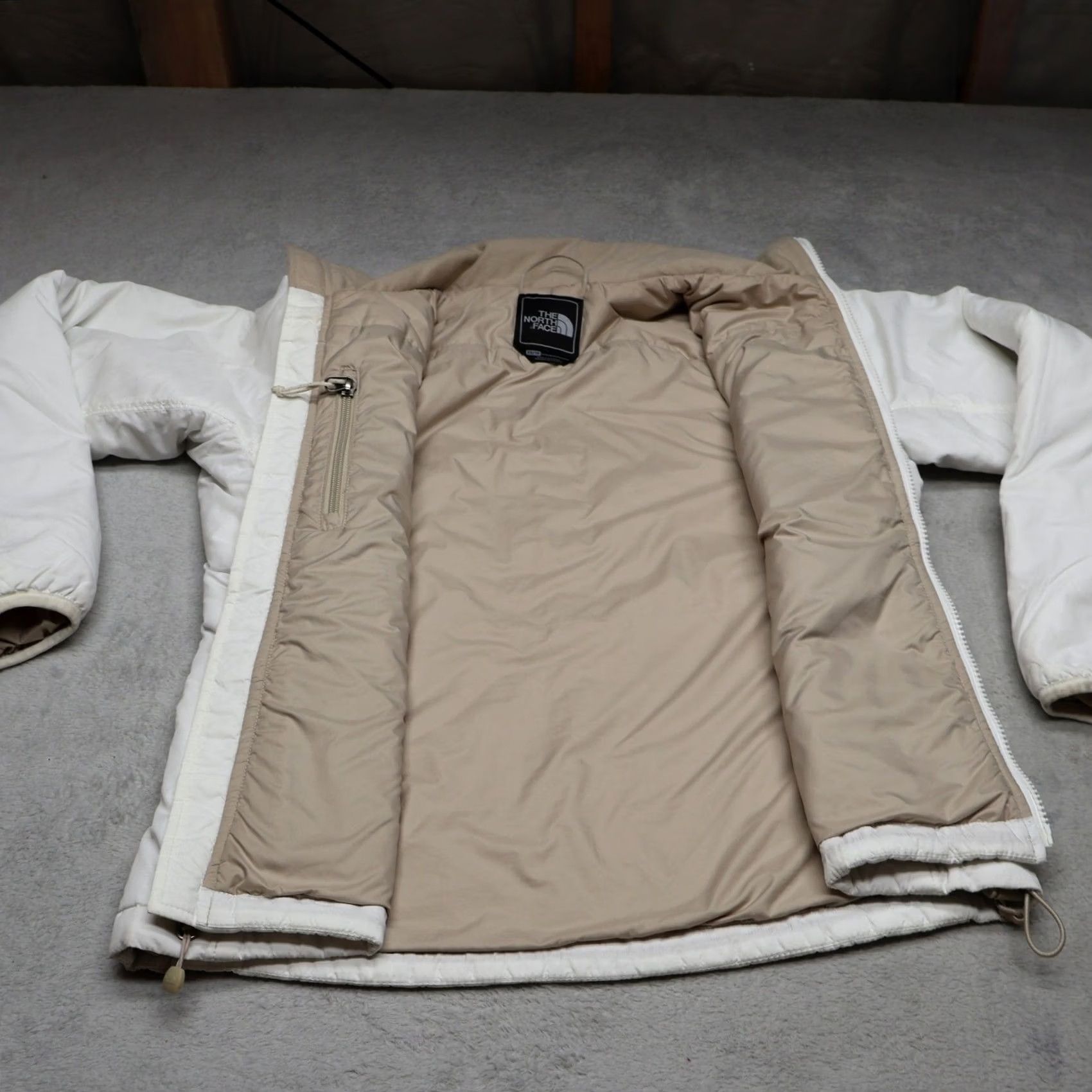 The North Face VINTAGE North Face Jacket Women XS White Insulated Wind Rain Light Winter Puffer Outdoor Size XS / US 0-2 / IT 36-38 - 5 Thumbnail
