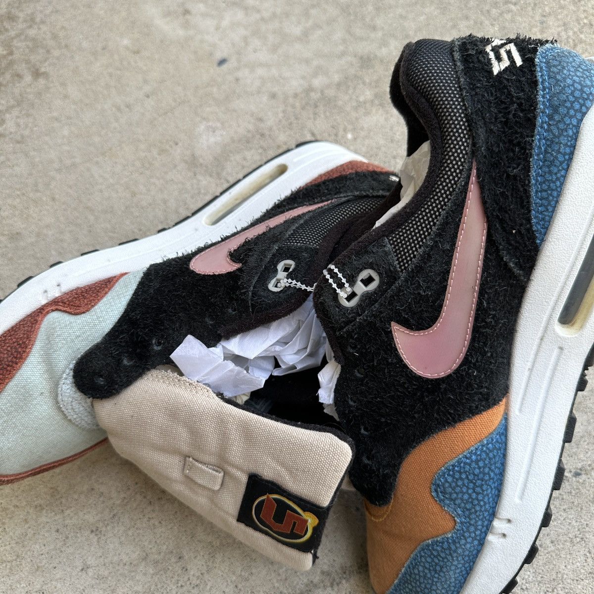 Nike Nike Air Max 1 Premium Swipa De Aaron Fox Size US 9.5 / EU 42-43 - 5 Thumbnail