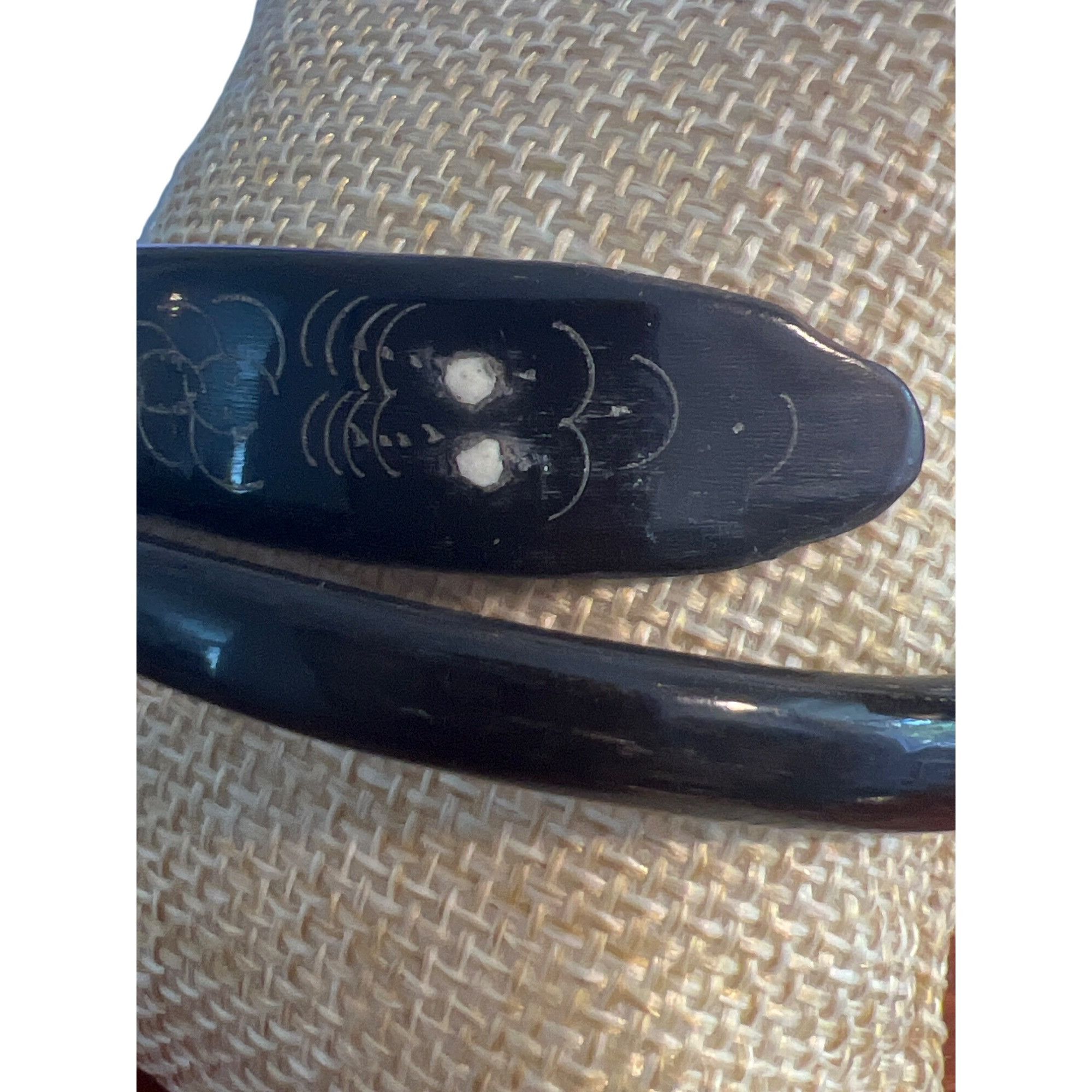 Other Vintage Antique Carved Bovine Horn Cuff Bracelet Inlaid Eyes Size ONE SIZE - 2 Thumbnail