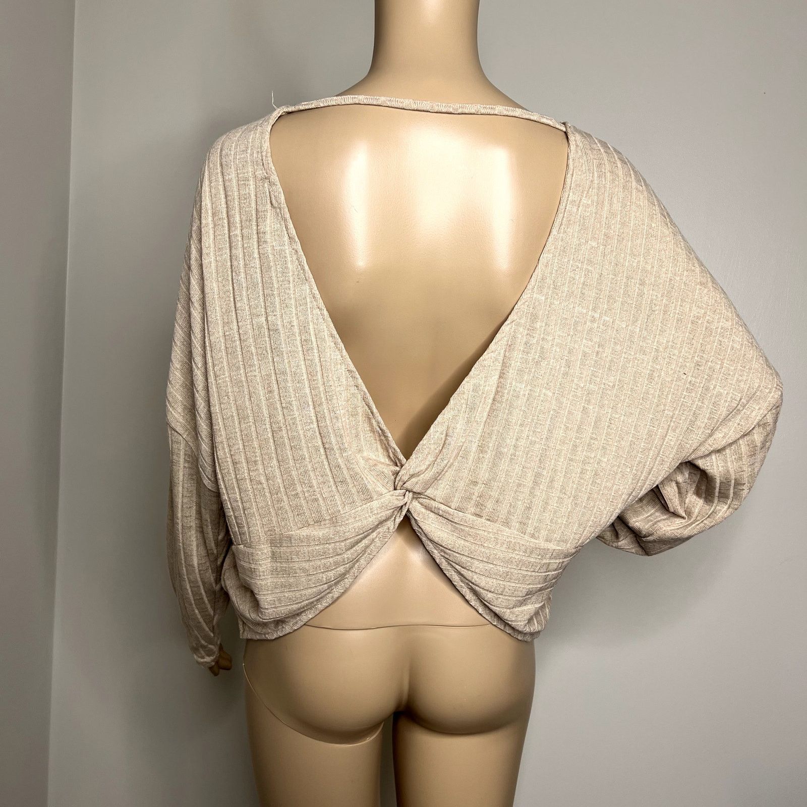 Forever 21 Forever 21 Beige Open Back Ribbed Long Sleeve Top Size M / US 6-8 / IT 42-44 - 3 Thumbnail