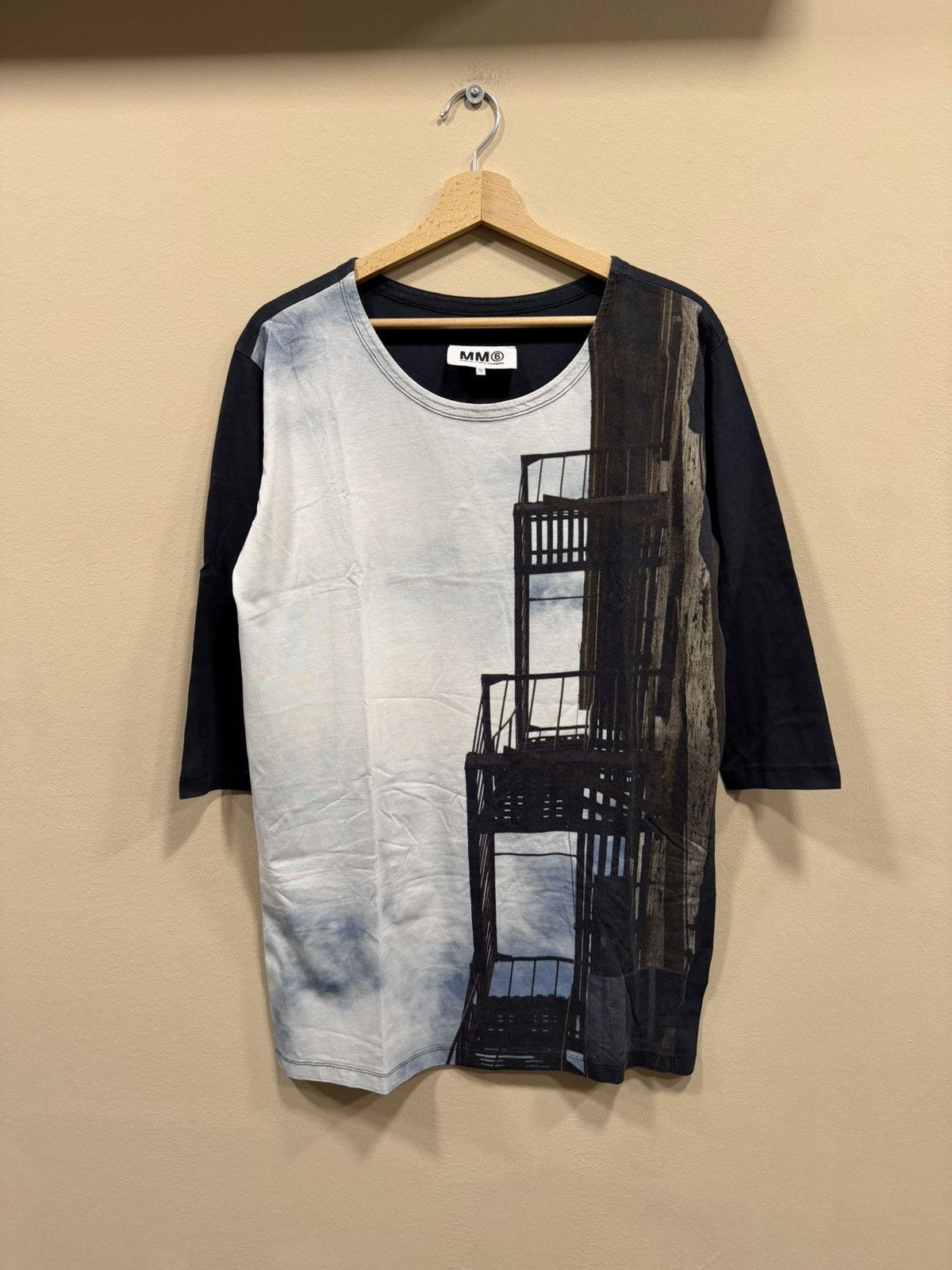 Maison Margiela Maison Margiela MM6 Abstract Print Tower T-Shirt Size L / US 10 / IT 46 - 1 Thumbnail