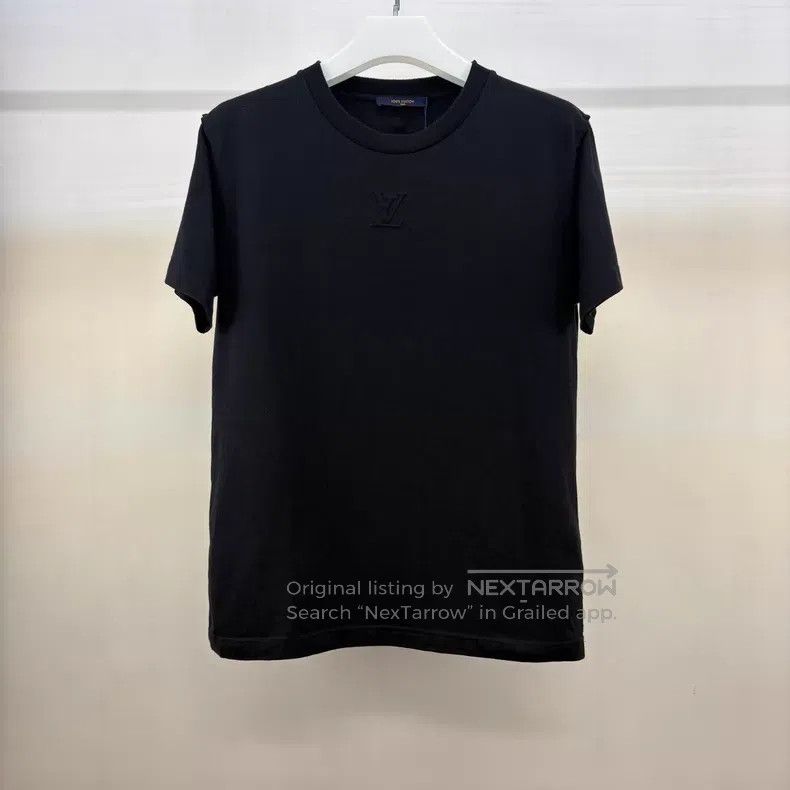 Louis Vuitton Louis Vuitton Black Embossed Logo T-Shirt Size US M / EU 48-50 / 2 - 1 Thumbnail