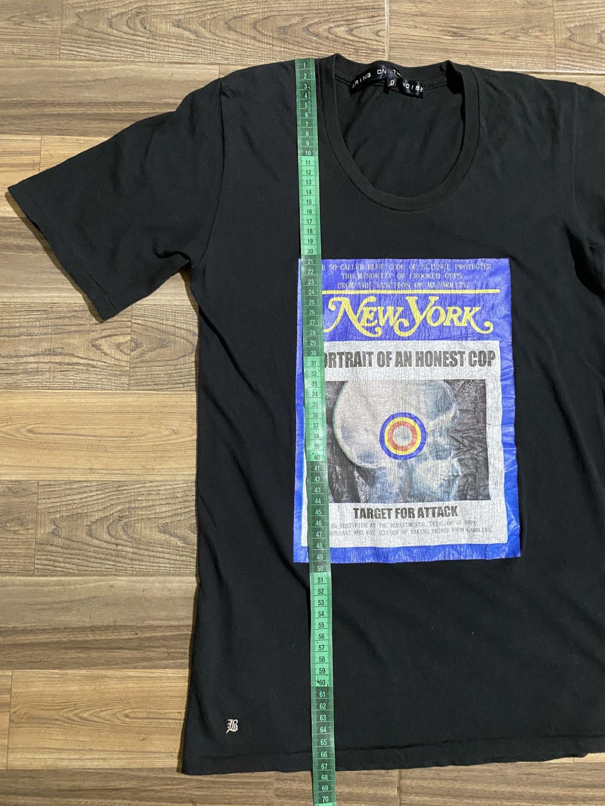 Japanese Brand BRING ON THE NOISE PORTRAIT OF AN HONEST COP SHORT TEE Size US S / EU 44-46 / 1 - 8 Thumbnail