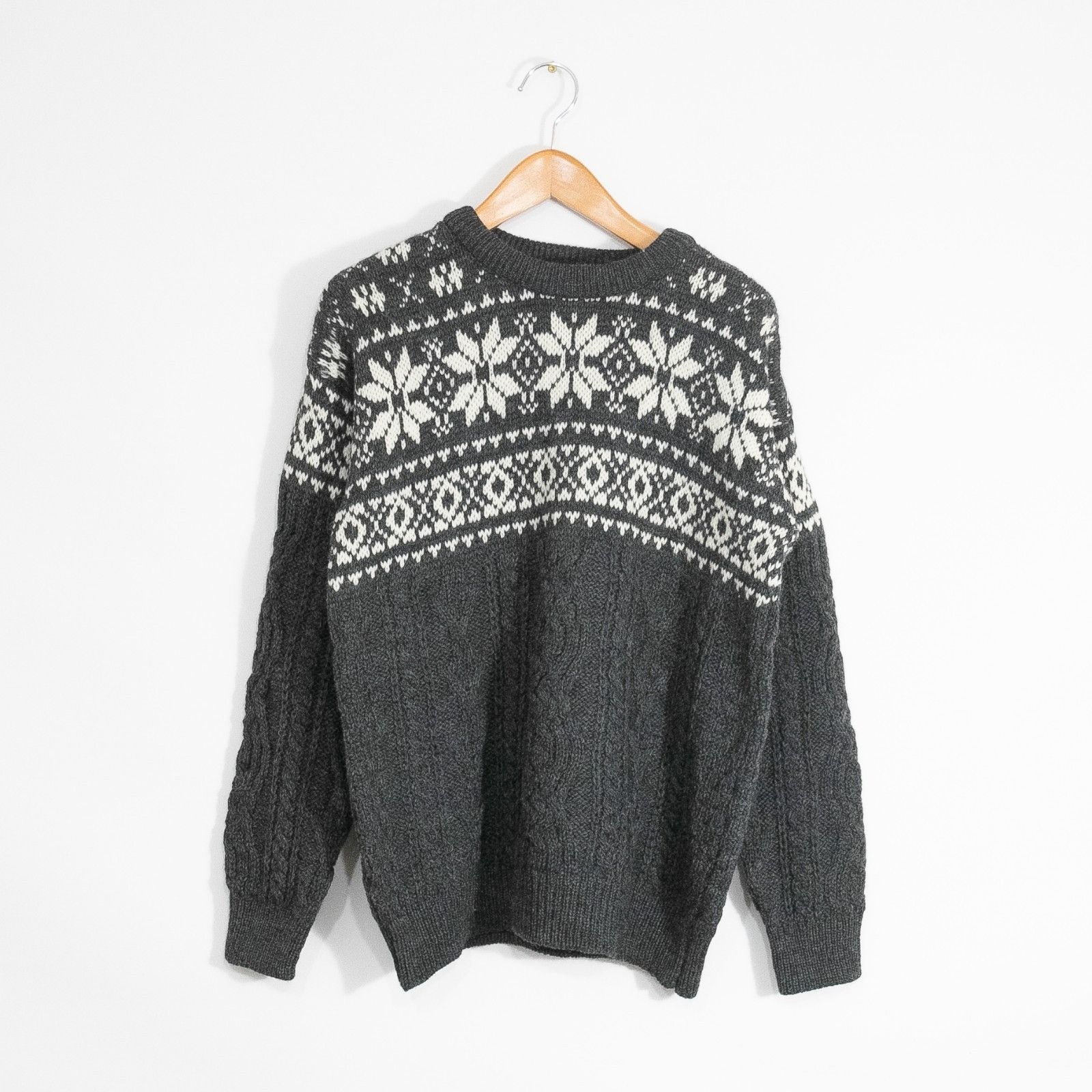 Vintage Vintage Irish Fair Isle Snowflake Pattern Wool Sweater Mens Size US M / EU 48-50 / 2 - 1 Thumbnail