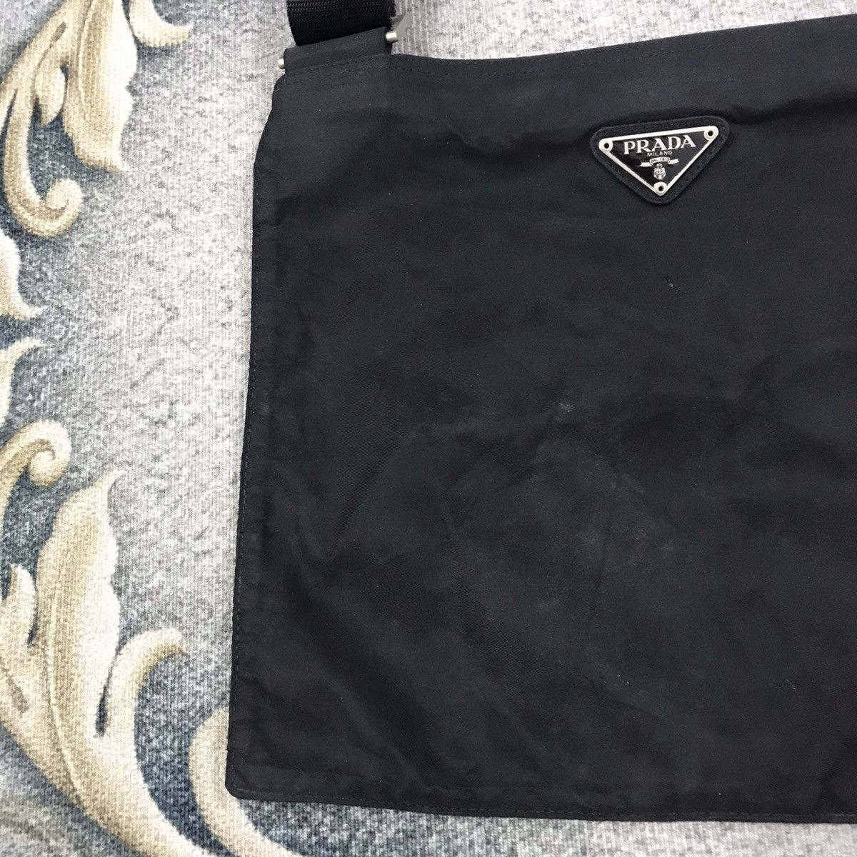 Prada 💥BINDING OFFER💥 Vintage Prada nylon crossbody sling bag Size ONE SIZE - 4 Thumbnail