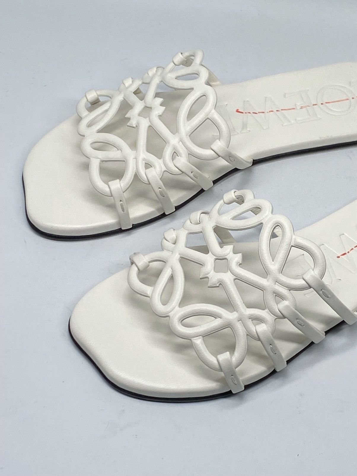 Loewe Loewe Petal Anagram slide in soft calfskin size 37 Size US 7 / IT 37 - 7 Thumbnail