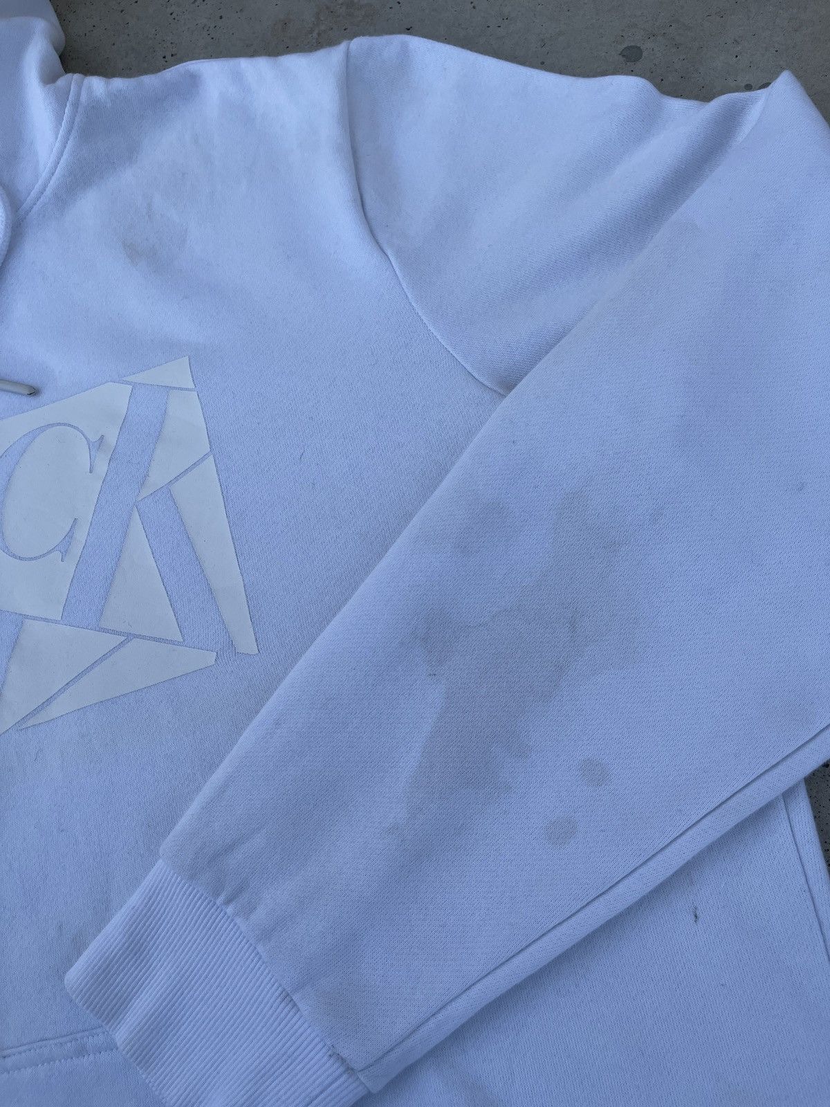 Calvin Klein Calvin Klein Front Logo Pullover Hoodie Size US XL / EU 56 / 4 - 7 Thumbnail