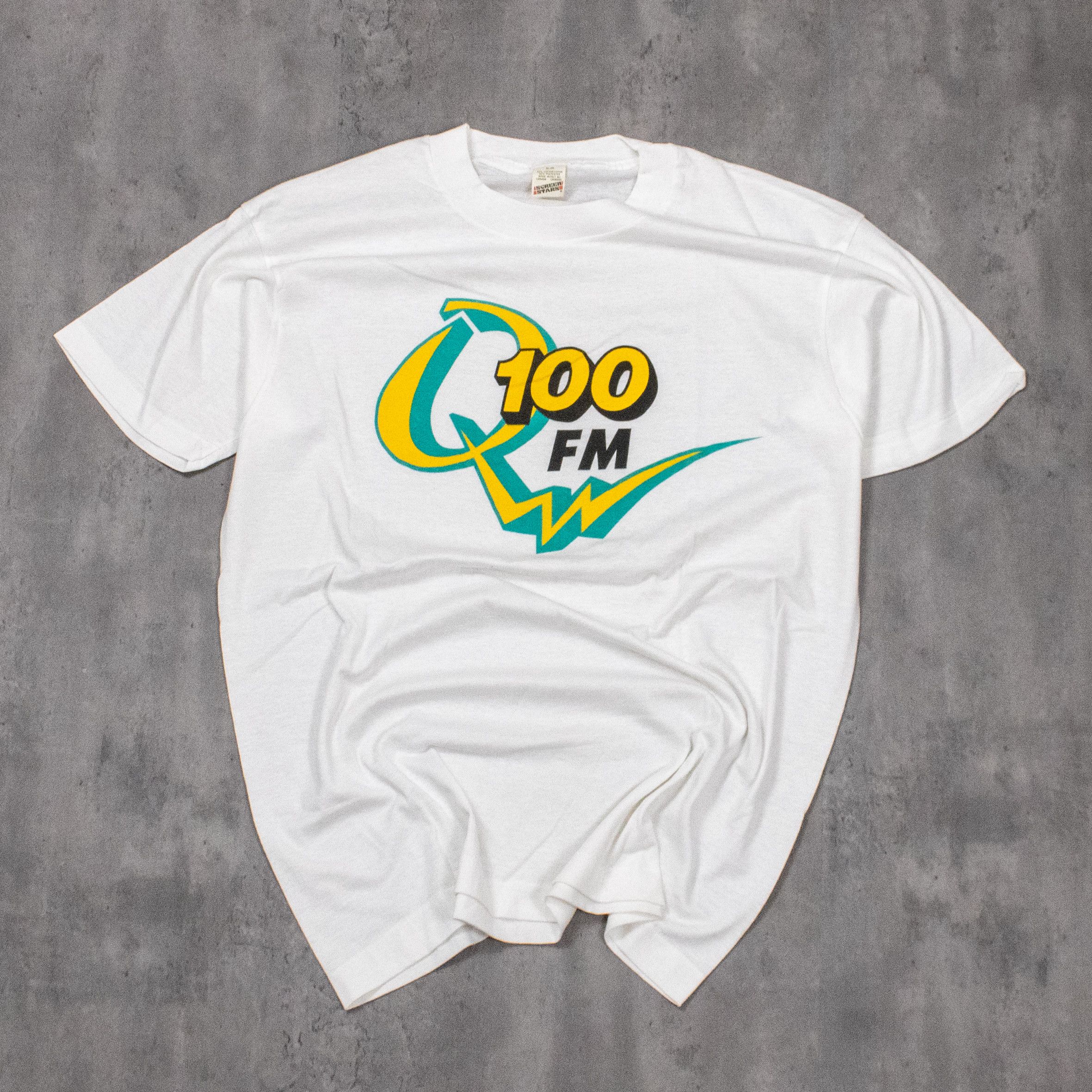 Band Tees × Vintage Vintage 1980’s Screen Stars Q 100 FM Single Stitch White Tee Size US L / EU 52-54 / 3 - 3 Thumbnail