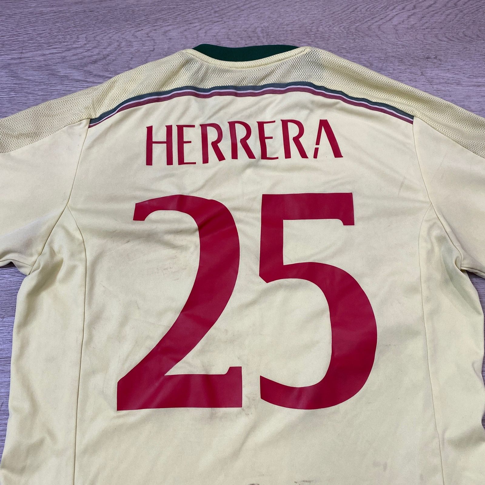 Adidas Adidas 2015 Herrara 25 BPSL Champions Patch Jersey Men's M Size US M / EU 48-50 / 2 - 4 Thumbnail