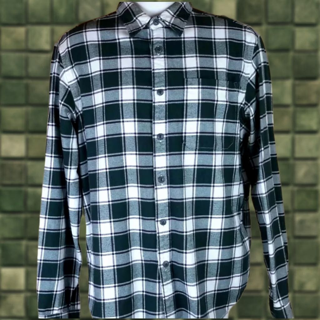 Eddie Bauer Eddie Bauer Shirt XL Mens Green White Plaid Flannel Button-Up Regular Size Cotton Long Sleeve Size US XL / EU 56 / 4 - 1 Thumbnail