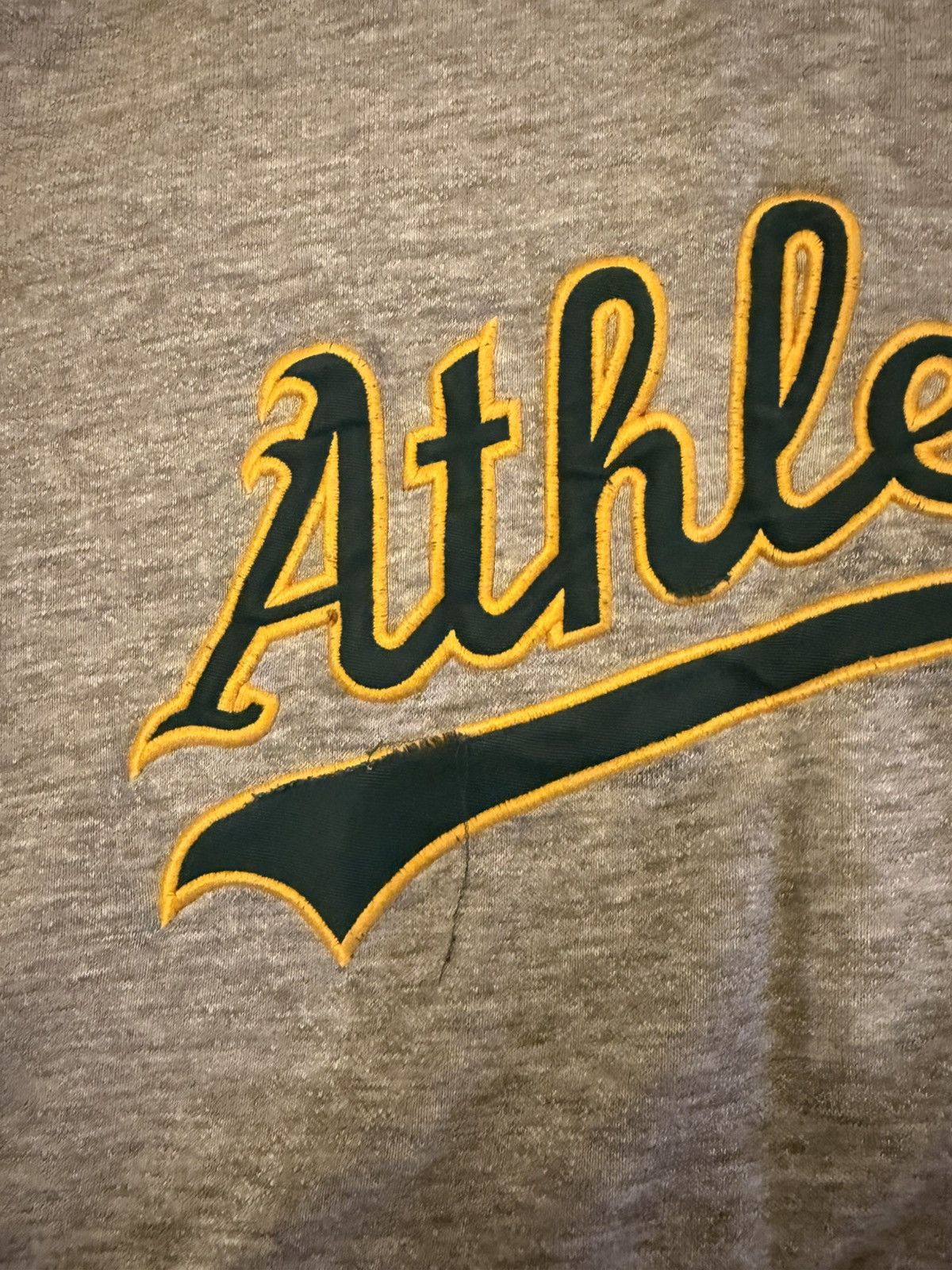 Nike Vintage Nike Center Swoosh Oakland Athletics Hoodie Size US XL / EU 56 / 4 - 3 Thumbnail