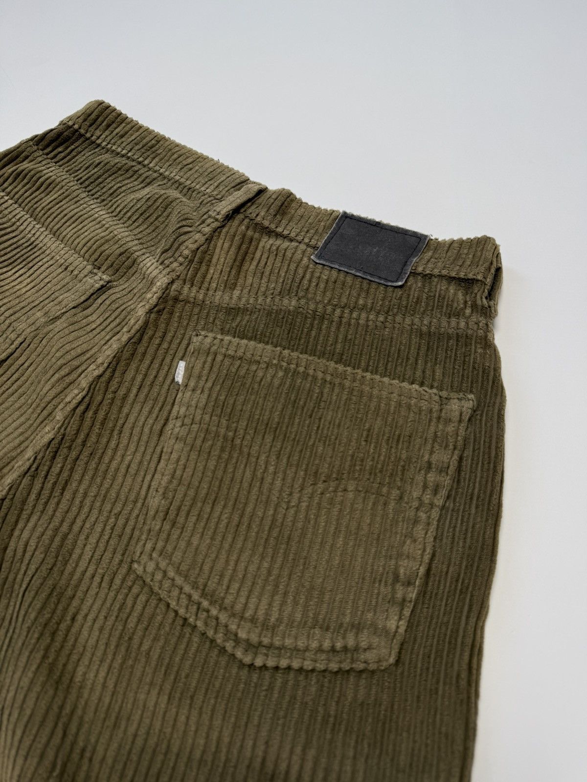 Levi's Vintage 90s Silvertab Loose Wide Leg Brown Corduroy Size US 32 / EU 48 - 4 Thumbnail