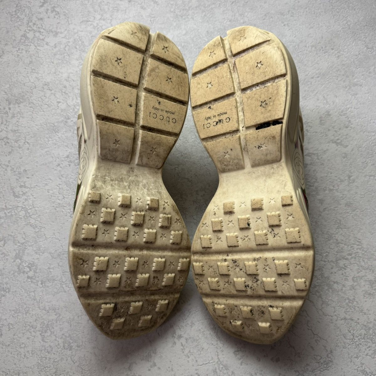 Gucci Gucci Rhyton Logo Leather Sneaker Size 12.5 Size US 12.5 / EU 45-46 - 17 Thumbnail